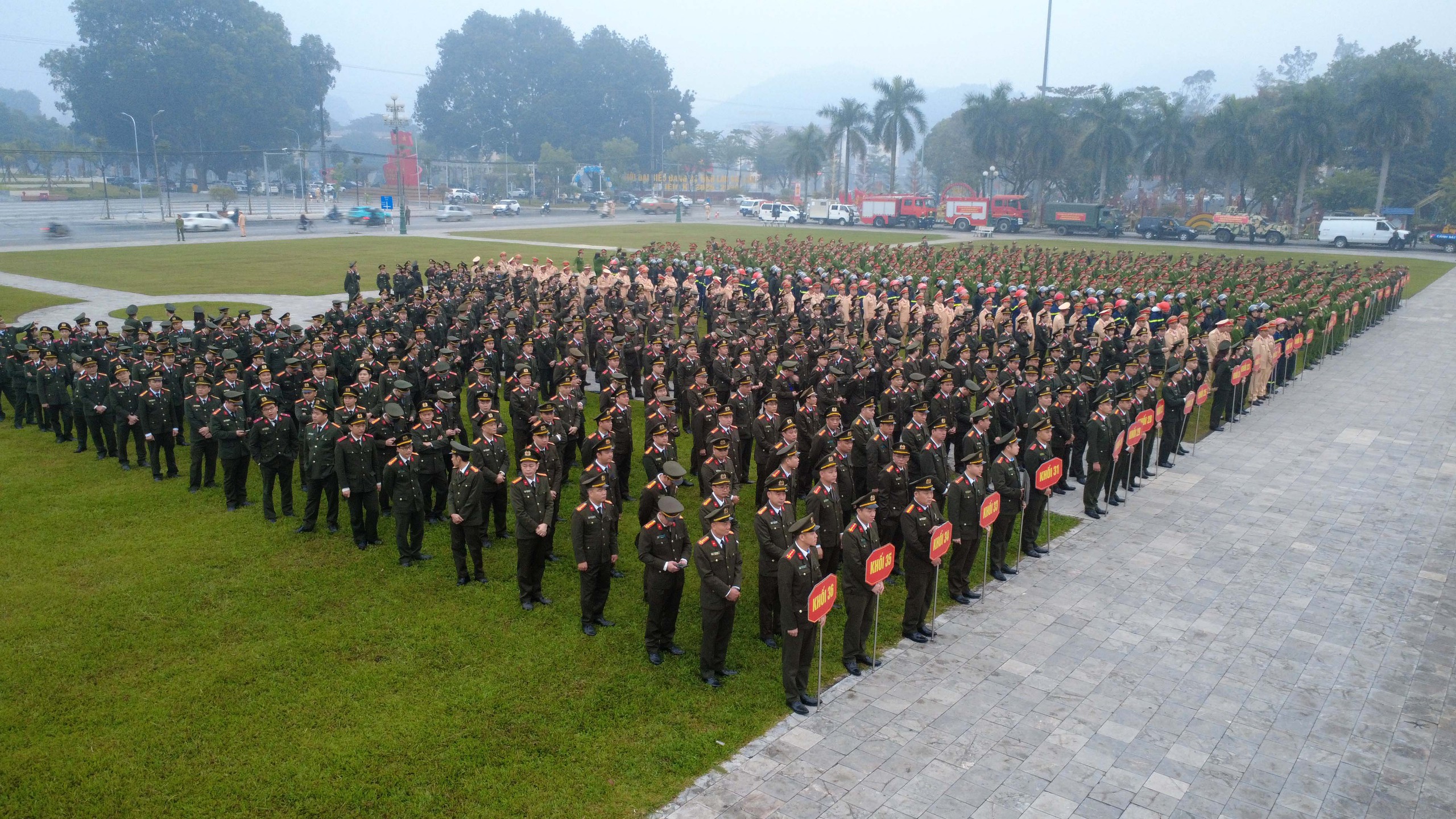 Gần 1.000 cán bộ, chiến sĩ công an tỉnh Lào Cai ra quân đợt cao điểm trấn áp tội phạm- Ảnh 8.