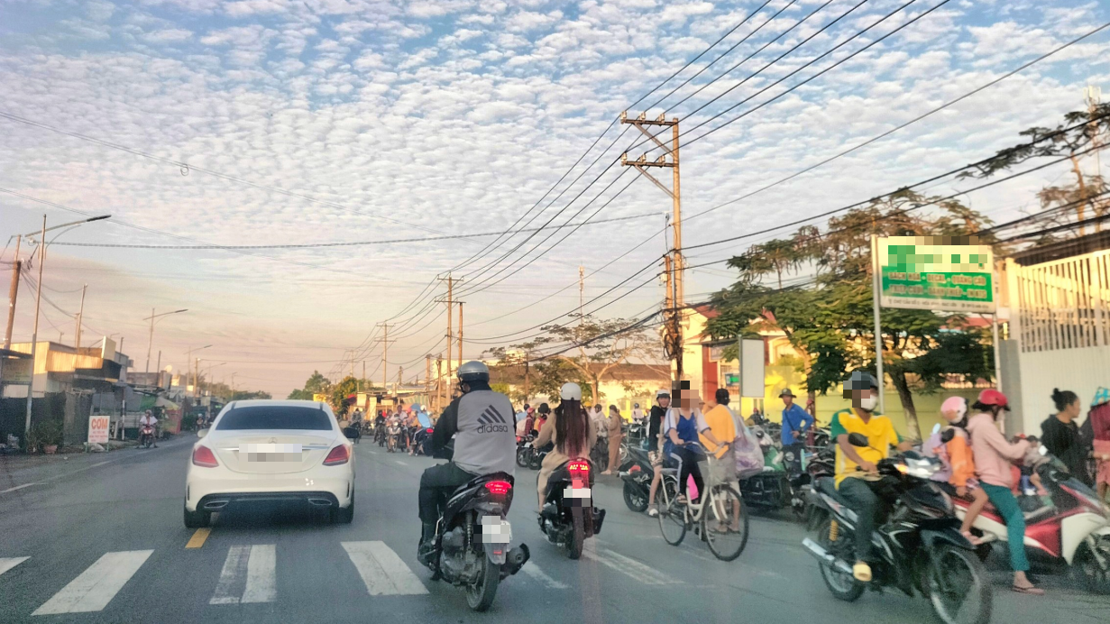 Giải pháp khắc phục ùn tắc giao thông khu vực cổng trường học ở Cà Mau- Ảnh 2.