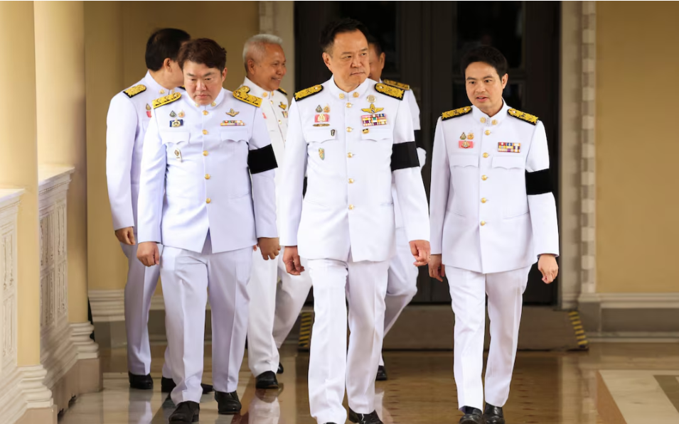 Hoàng gia Thái Lan công bố sắc lệnh giải tán Hạ viện, chuẩn bị bầu cử sớm