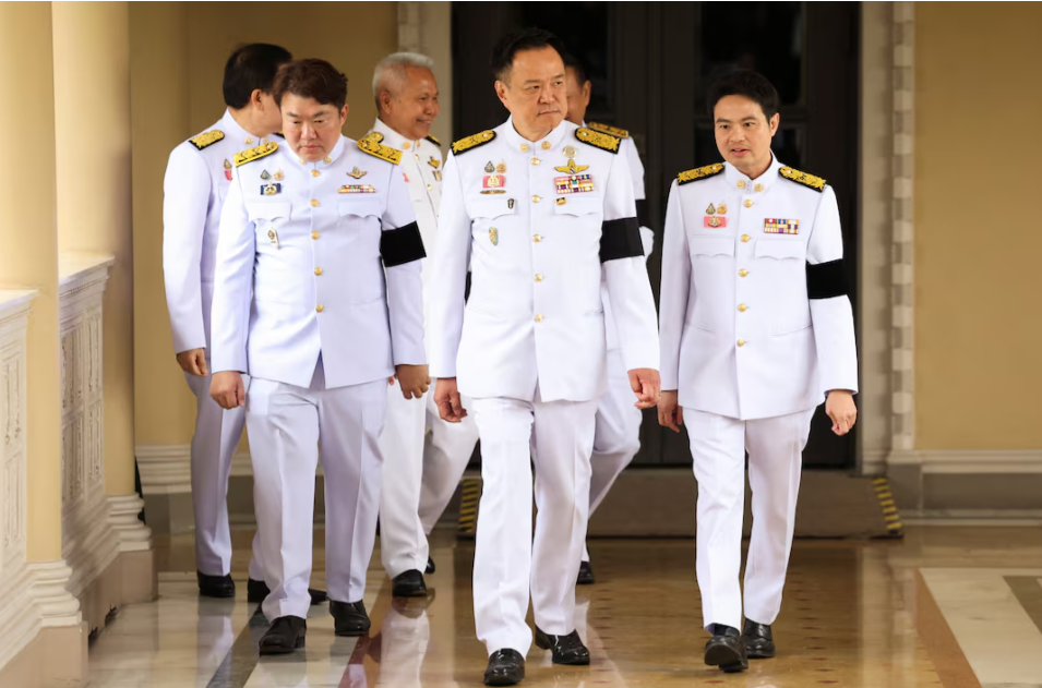 Hoàng gia Thái Lan công bố sắc lệnh giải tán Hạ viện, chuẩn bị bầu cử sớm- Ảnh 1. Hoàng gia Thái Lan công bố sắc lệnh giải tán Hạ viện, chuẩn bị bầu cử sớm- Ảnh 1.