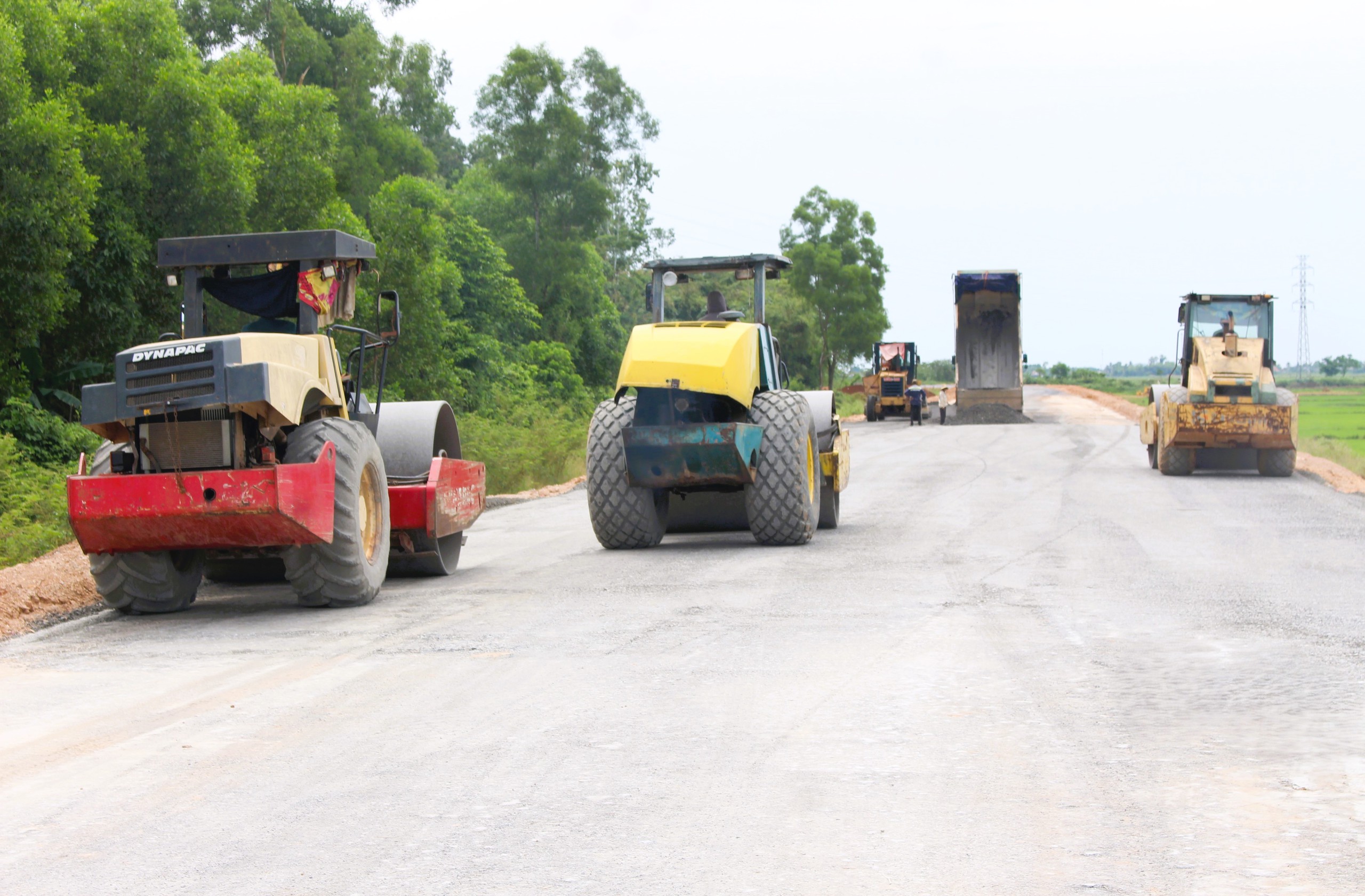 Quảng Trị đốc thúc tiến độ và giải ngân vốn các dự án được kéo dài đến hết tháng 12- Ảnh 1. Quảng Trị đốc thúc tiến độ và giải ngân vốn các dự án được kéo dài đến hết tháng 12- Ảnh 1.