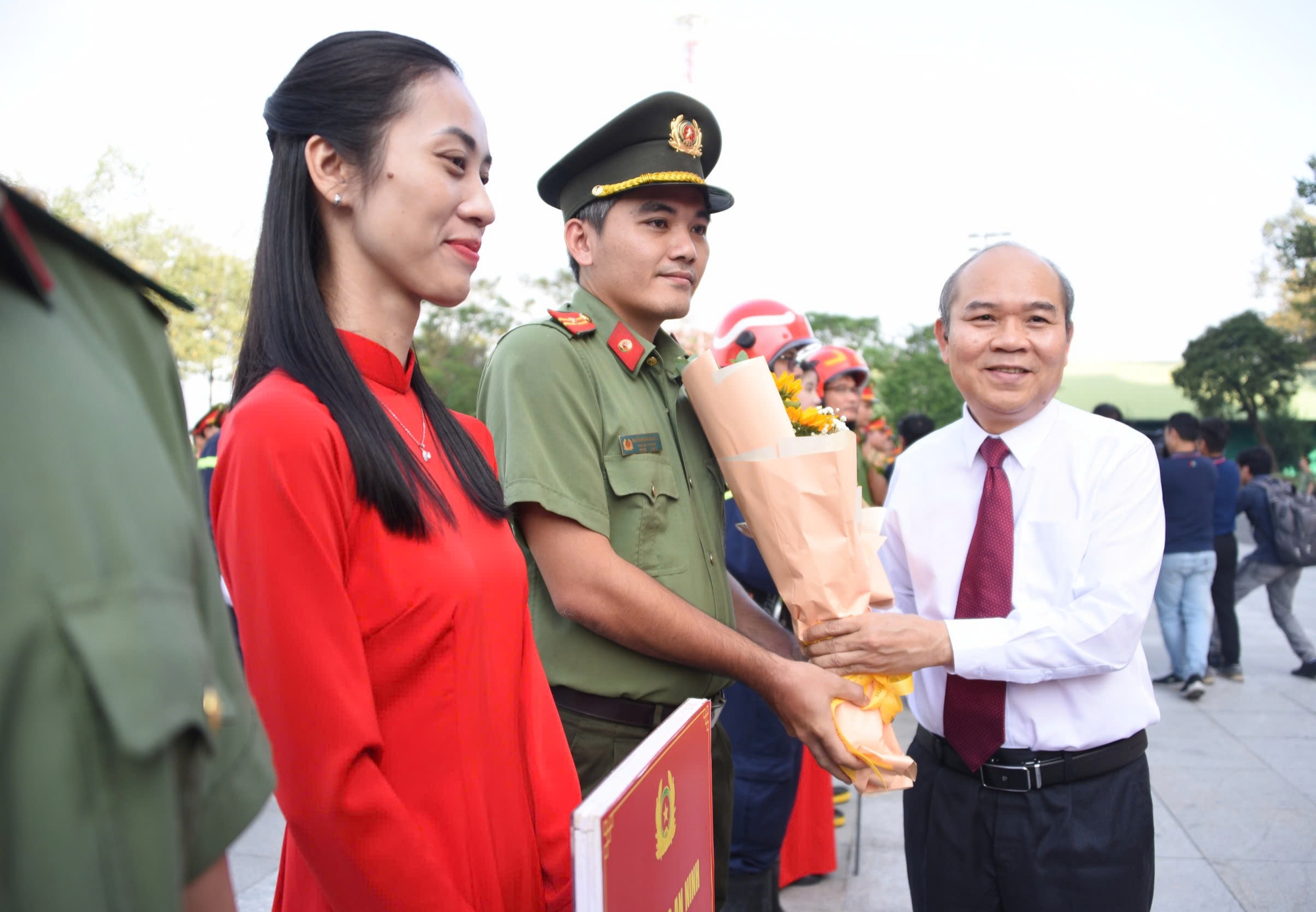 TP.HCM mở cao điểm trấn áp tội phạm, quyết tâm xây dựng đô thị an toàn, không ma túy- Ảnh 3.