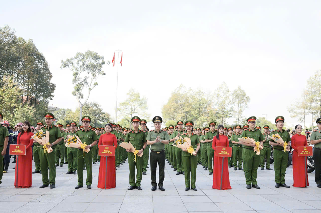 TP.HCM mở cao điểm trấn áp tội phạm, quyết tâm xây dựng đô thị an toàn, không ma túy- Ảnh 5.