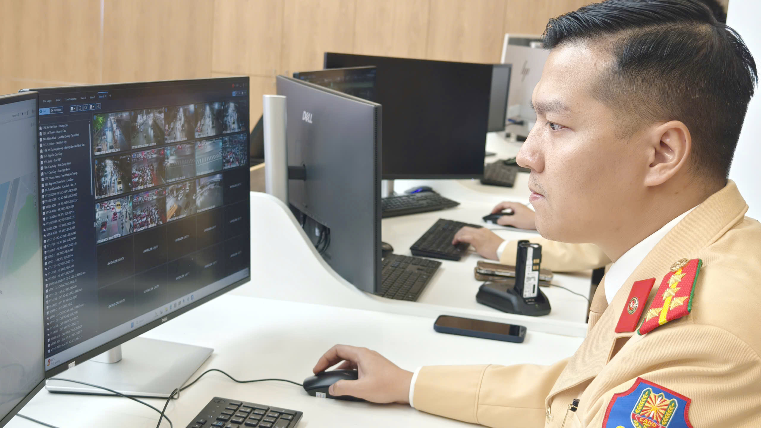 Bên trong trung tâm đầu não điều khiển hơn 1.830 camera AI ở Hà Nội- Ảnh 9. Bên trong trung tâm đầu não điều khiển hơn 1.830 camera AI ở Hà Nội- Ảnh 9.