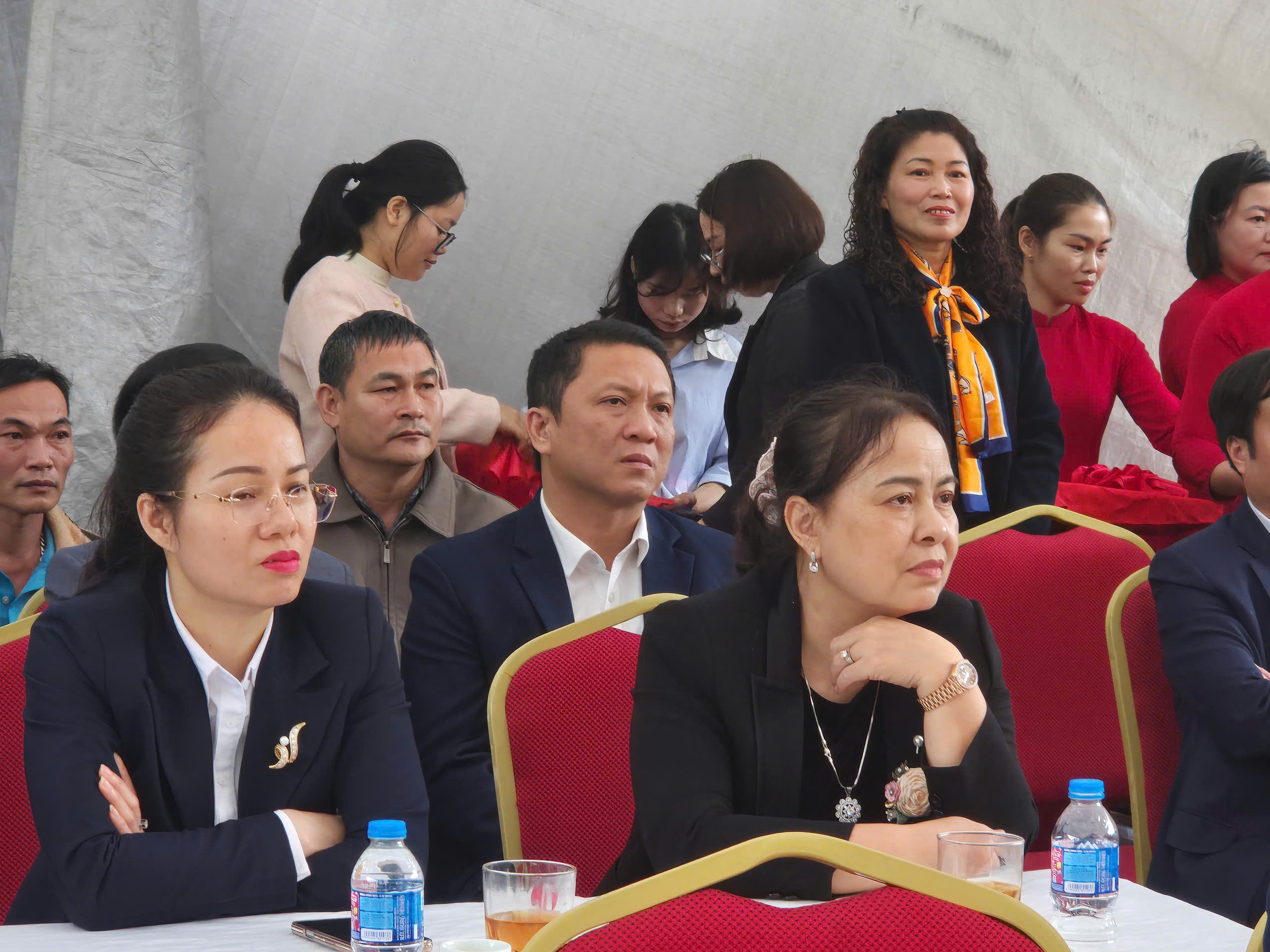 Thần tốc bàn giao nhà "chìa khoá trao tay" cho 3 hộ người Mông sau lũ ở Thái Nguyên- Ảnh 13. Thần tốc bàn giao nhà "chìa khoá trao tay" cho 3 hộ người Mông sau lũ ở Thái Nguyên- Ảnh 13.