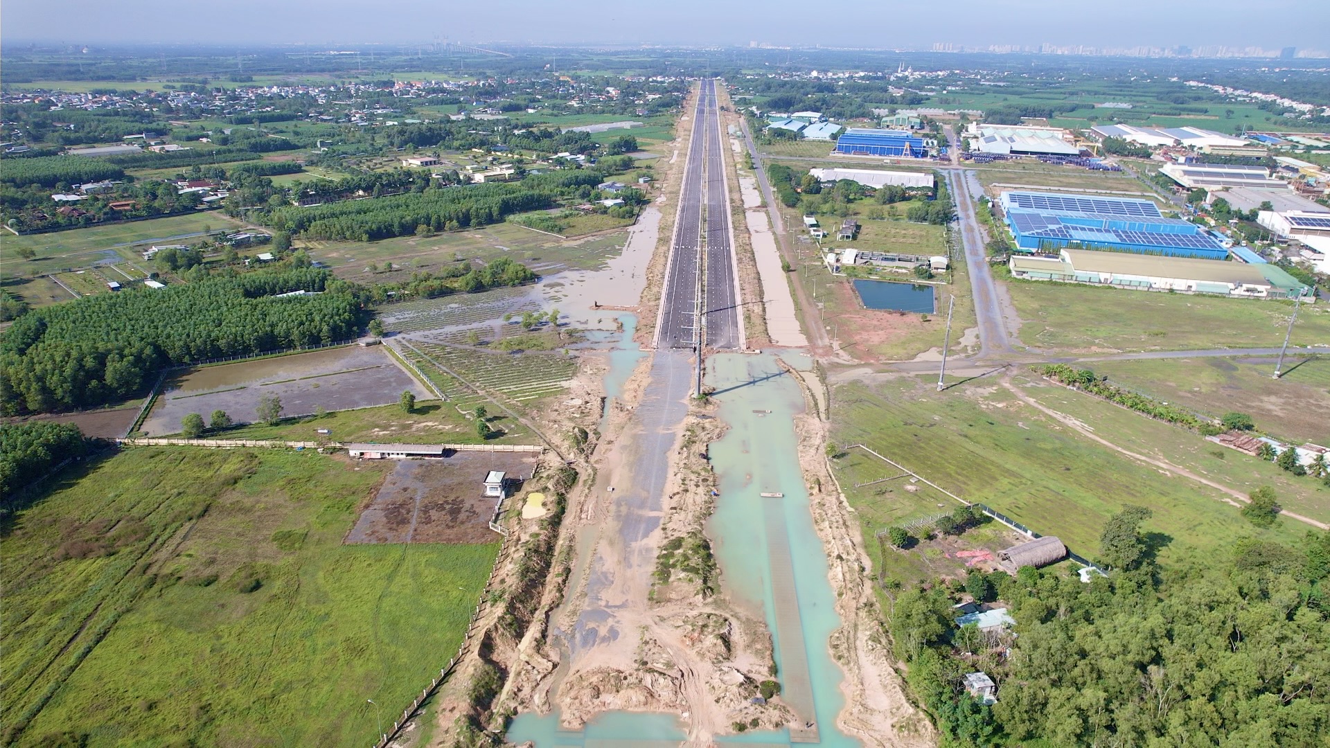 Ngắm hai tuyến giao thông 25B - 25C kết nối sân bay Long Thành- Ảnh 11. Ngắm hai tuyến giao thông 25B - 25C kết nối sân bay Long Thành- Ảnh 11.