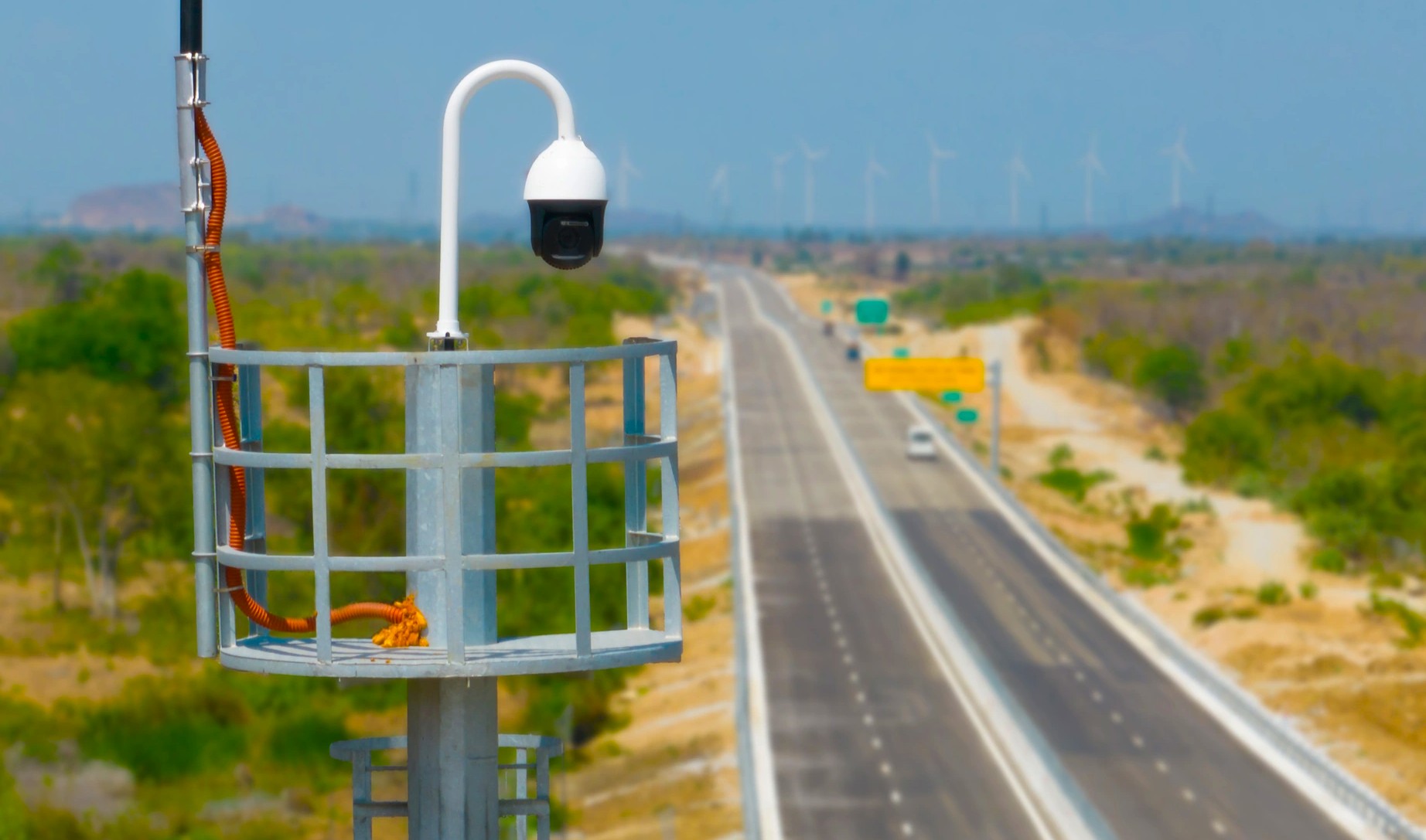 Bộ X&acirc;y dựng th&uacute;c tiến độ đầu tư giao th&ocirc;ng th&ocirc;ng minh tr&ecirc;n cao tốc- Ảnh 1.