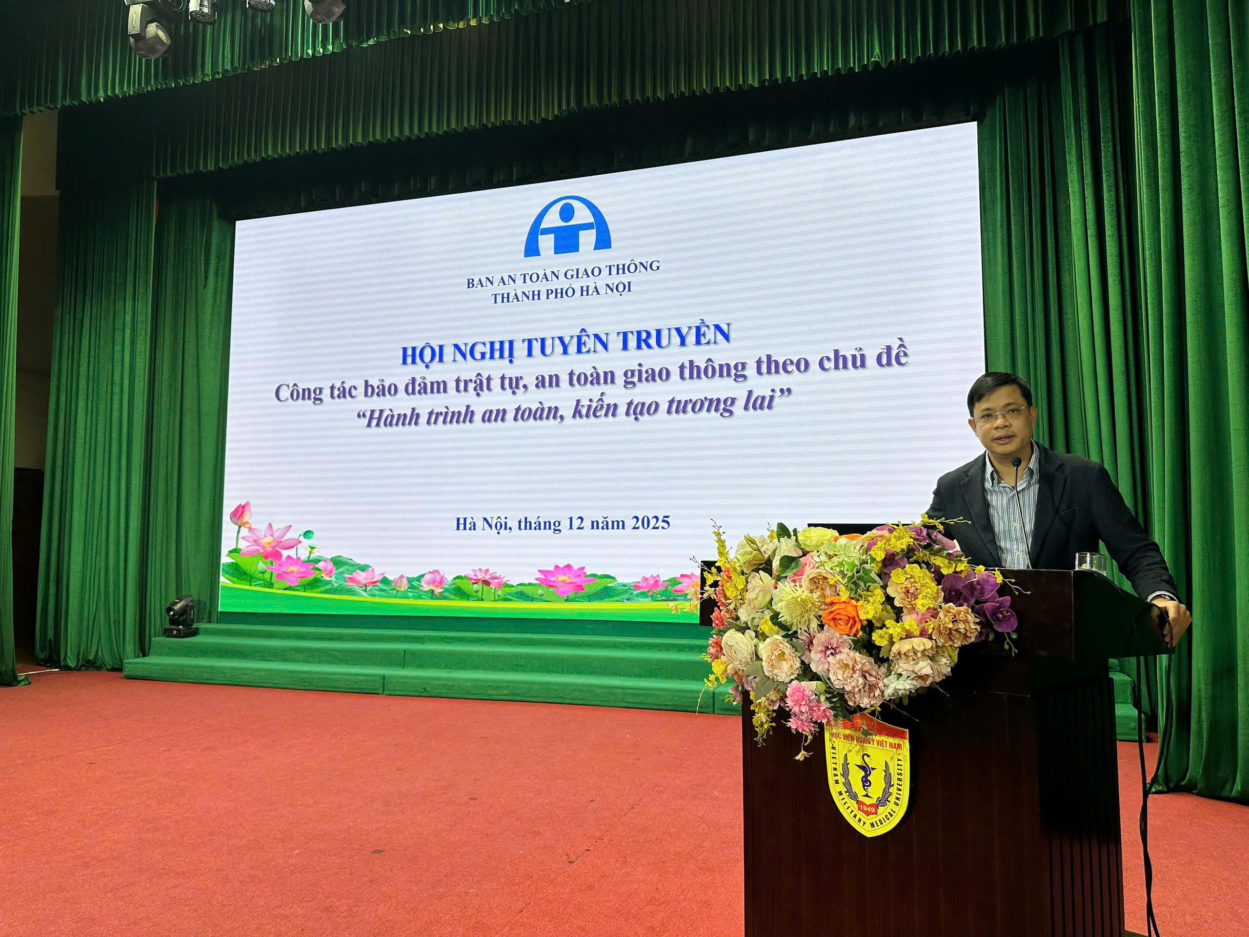 Hà Nội tuyên truyền ATGT cho 500 sinh viên Học viện Quân y- Ảnh 2. Hà Nội tuyên truyền ATGT cho 500 sinh viên Học viện Quân y- Ảnh 2.