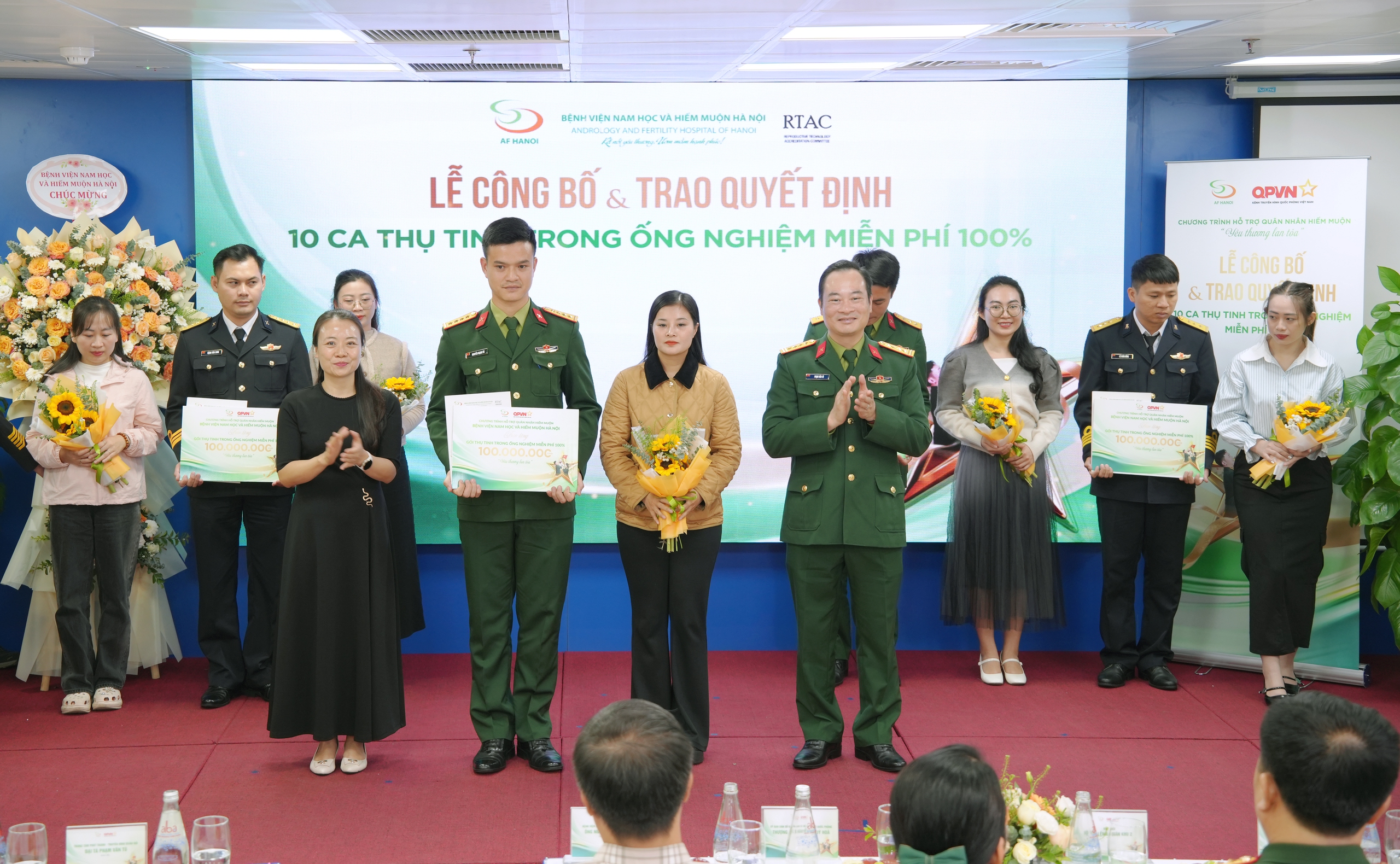 Nhiều vợ chồng quân nhân hiếm muộn mong hái trái ngọt nhờ IVF miễn phí- Ảnh 1. Nhiều vợ chồng quân nhân hiếm muộn mong hái trái ngọt nhờ IVF miễn phí- Ảnh 1.