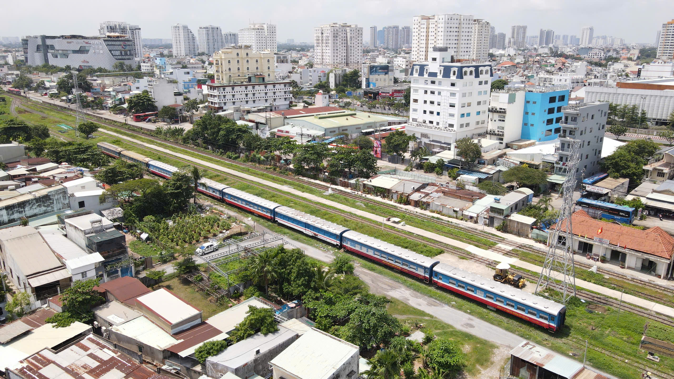 TP.HCM tăng cường bảo đảm an toàn giao thông đường sắt theo Thông tư 34/2025/TT-BXD- Ảnh 2. TP.HCM tăng cường bảo đảm an toàn giao thông đường sắt theo Thông tư 34/2025/TT-BXD- Ảnh 2.