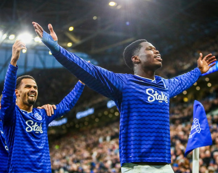 پیشنمایش مسابقه: چلسی مقابل اورتون (ساعت ۲۲:۰۰ در ۱۳ دسامبر)، لیگ برتر ۲۰۲۵-۲۰۲۶ - تصویر ۲. Nhận định Chelsea và Everton (22h00 ngày 13/12), Ngoại hạng Anh 2025-2026- Ảnh 2.