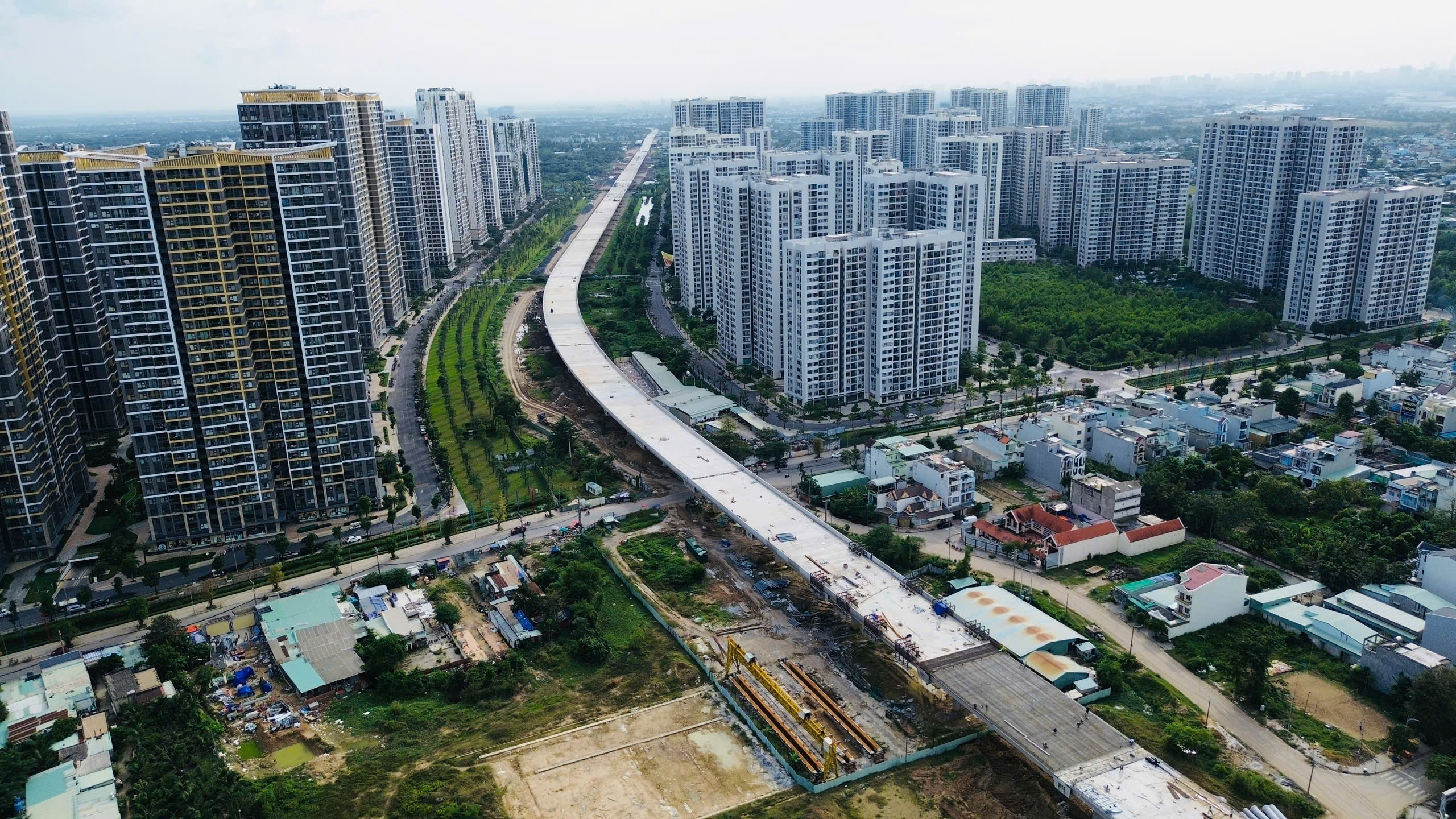 “Vượt nắng thắng mưa”, Vành đai 3 và nút giao An Phú chạy nước rút, bám tiến độ thông xe- Ảnh 1. “Vượt nắng thắng mưa”, Vành đai 3 và nút giao An Phú chạy nước rút, bám tiến độ thông xe- Ảnh 1.