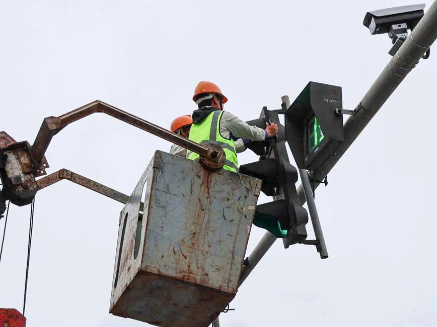 Hà Nội ứng dụng AI vào vận hành đèn tín hiệu hướng đến giao thông thông minh- Ảnh 1. Hà Nội ứng dụng AI vào vận hành đèn tín hiệu hướng đến giao thông thông minh- Ảnh 1.