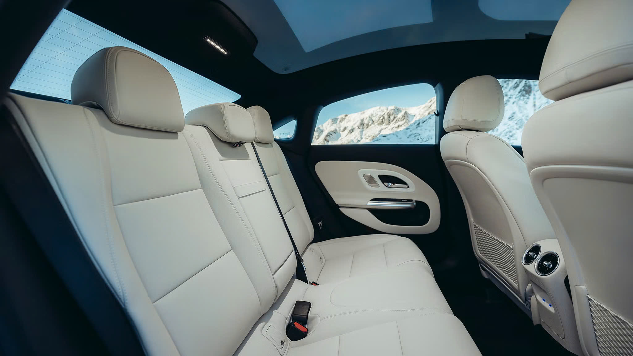 Mercedes-Benz CLA220 Hybrid 2027 có thể chạy điện ở mọi cấp số- Ảnh 7. Mercedes-Benz CLA220 Hybrid 2027 có thể chạy điện ở mọi cấp số- Ảnh 7.