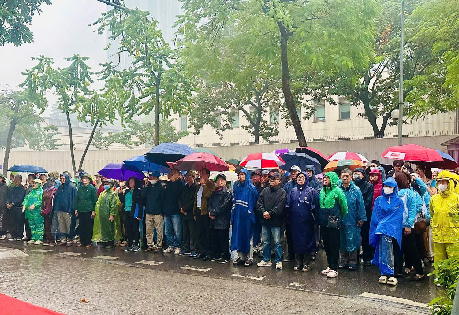 Hà Nội: Đồng loạt ra quân xử lý vi phạm trật tự đô thị- Ảnh 2. Hà Nội: Đồng loạt ra quân xử lý vi phạm trật tự đô thị- Ảnh 2.