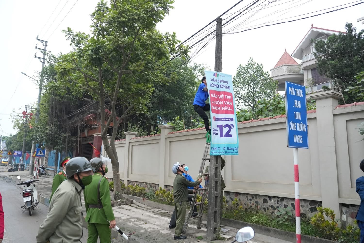 Hà Nội: Đồng loạt ra quân xử lý vi phạm trật tự đô thị- Ảnh 15. Hà Nội: Đồng loạt ra quân xử lý vi phạm trật tự đô thị- Ảnh 15.