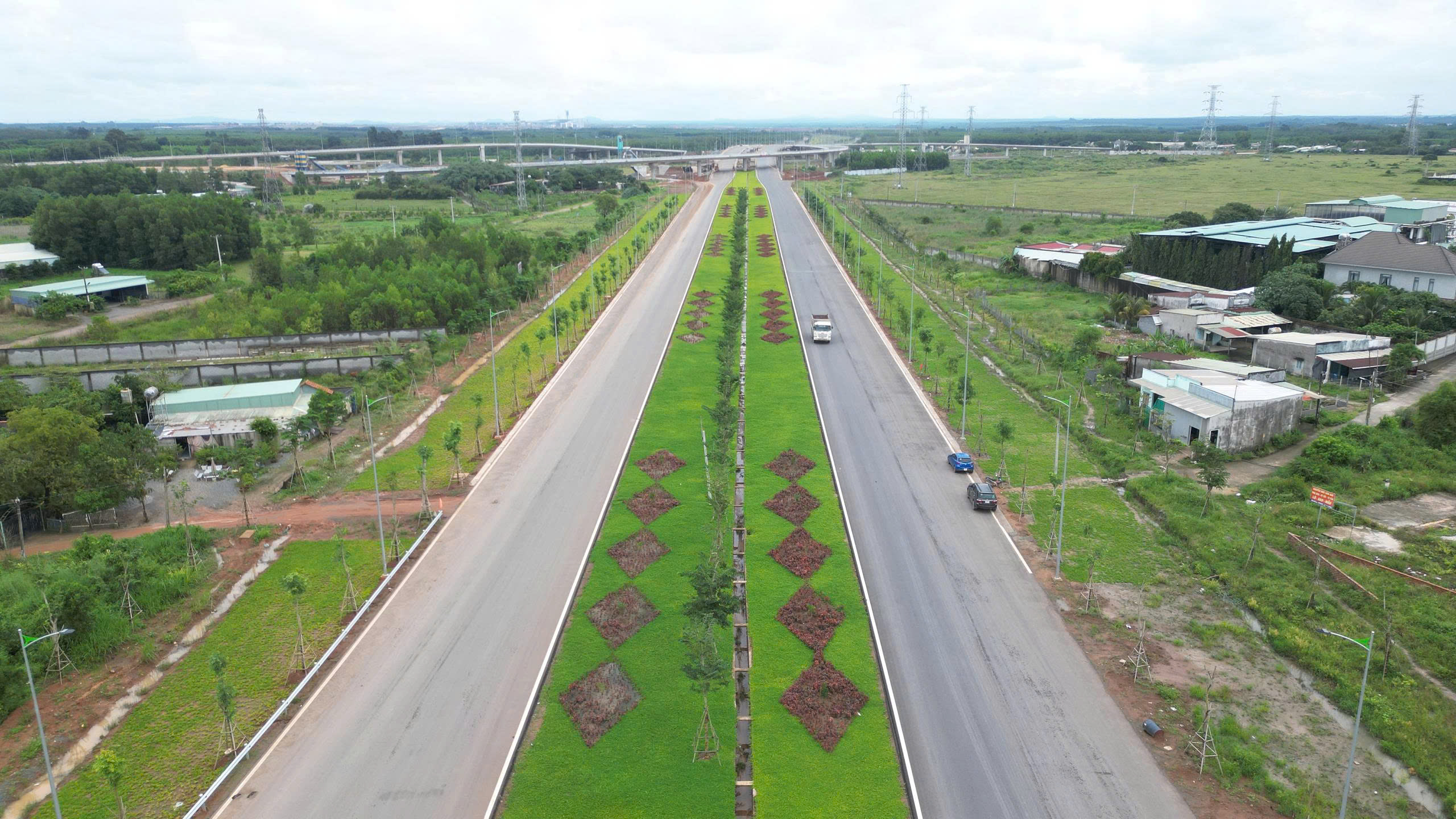 Thủ tướng: Chuẩn bị kỹ lưỡng, bảo đảm an toàn chuyến bay ngày 19/12 tại sân bay Long Thành- Ảnh 2. Thủ tướng: Chuẩn bị kỹ lưỡng, bảo đảm an toàn chuyến bay ngày 19/12 tại sân bay Long Thành- Ảnh 2.