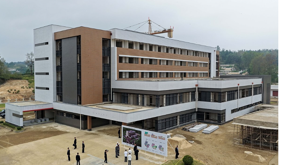 Hơn 1 tháng, Triều Tiên khánh thành hai bệnh viện hiện đại- Ảnh 1. Hơn 1 tháng, Triều Tiên khánh thành hai bệnh viện hiện đại- Ảnh 1.