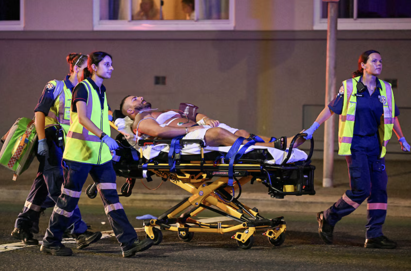 Cập nhật vụ xả súng tại bãi biển ở Australia: Phát hiện thiết bị nổ, Thủ tướng họp khẩn- Ảnh 2. Cập nhật vụ xả súng tại bãi biển ở Australia: Phát hiện thiết bị nổ, Thủ tướng họp khẩn- Ảnh 2.