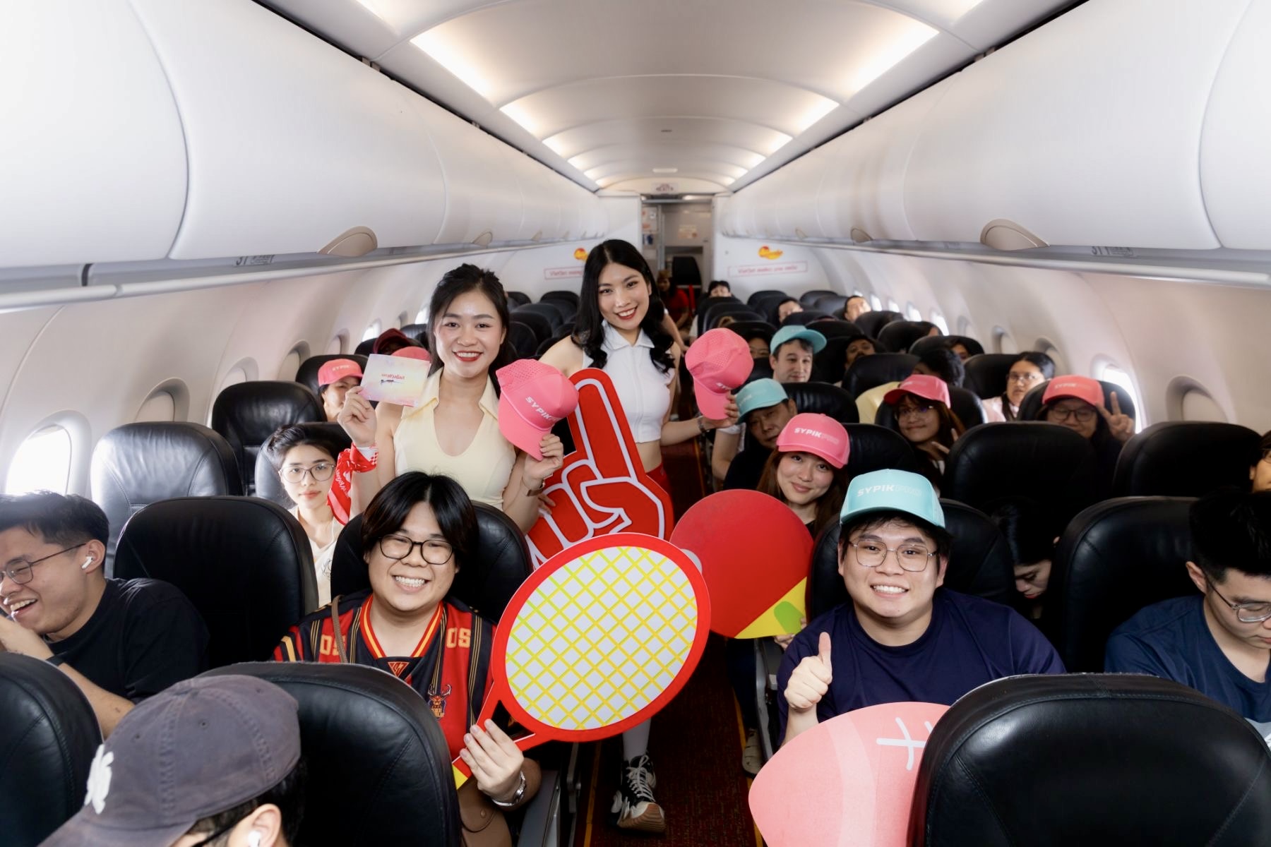 Ngập tràn quà tặng trên những chuyến bay Vietjet mùa lễ hội Giáng sinh 2025- Ảnh 15. Ngập tràn quà tặng trên những chuyến bay Vietjet mùa lễ hội Giáng sinh 2025- Ảnh 15.