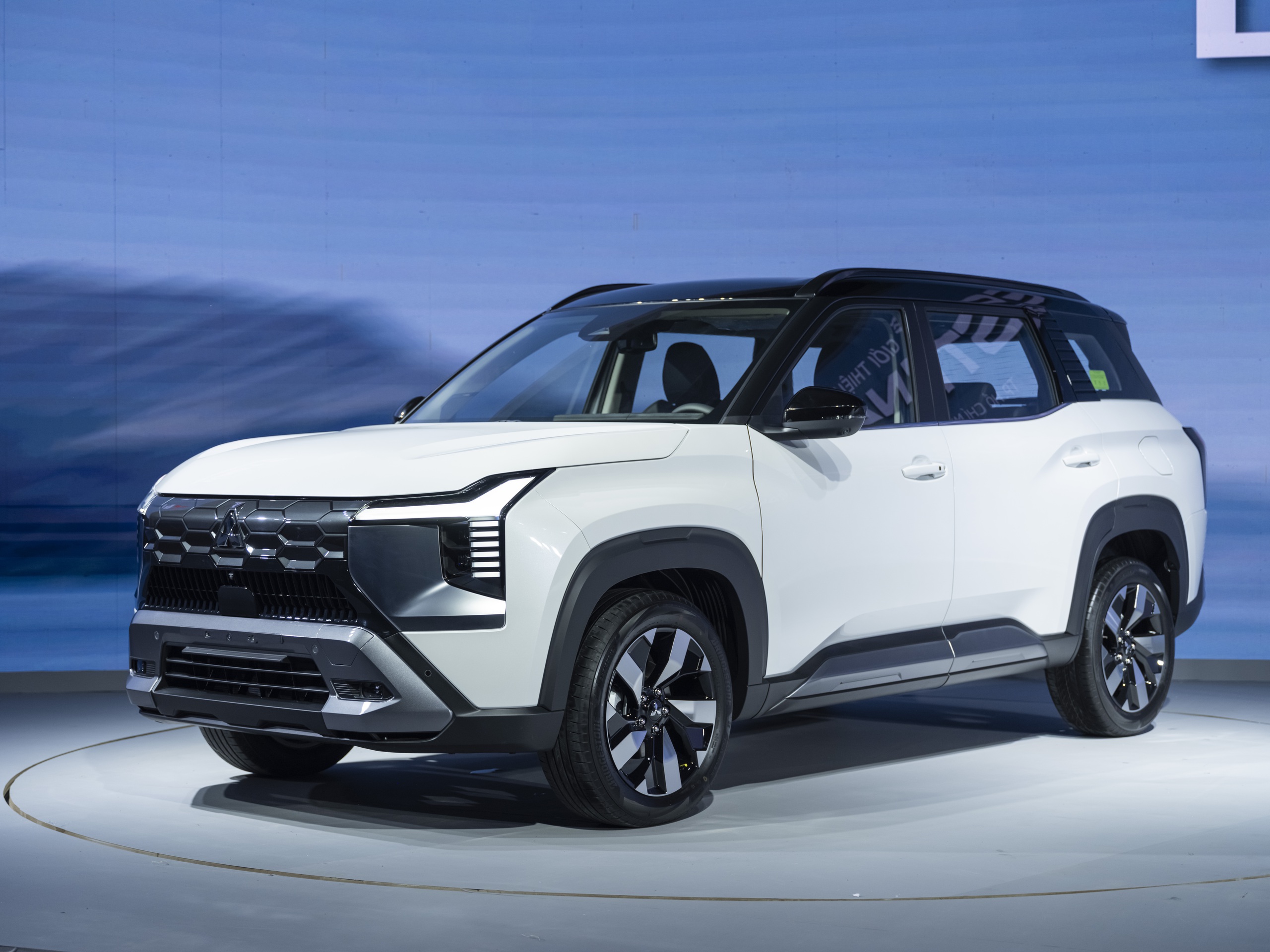 Mitsubishi Destinator thách thức vị thế Honda CR-V?- Ảnh 1. Mitsubishi Destinator thách thức vị thế Honda CR-V?- Ảnh 1.