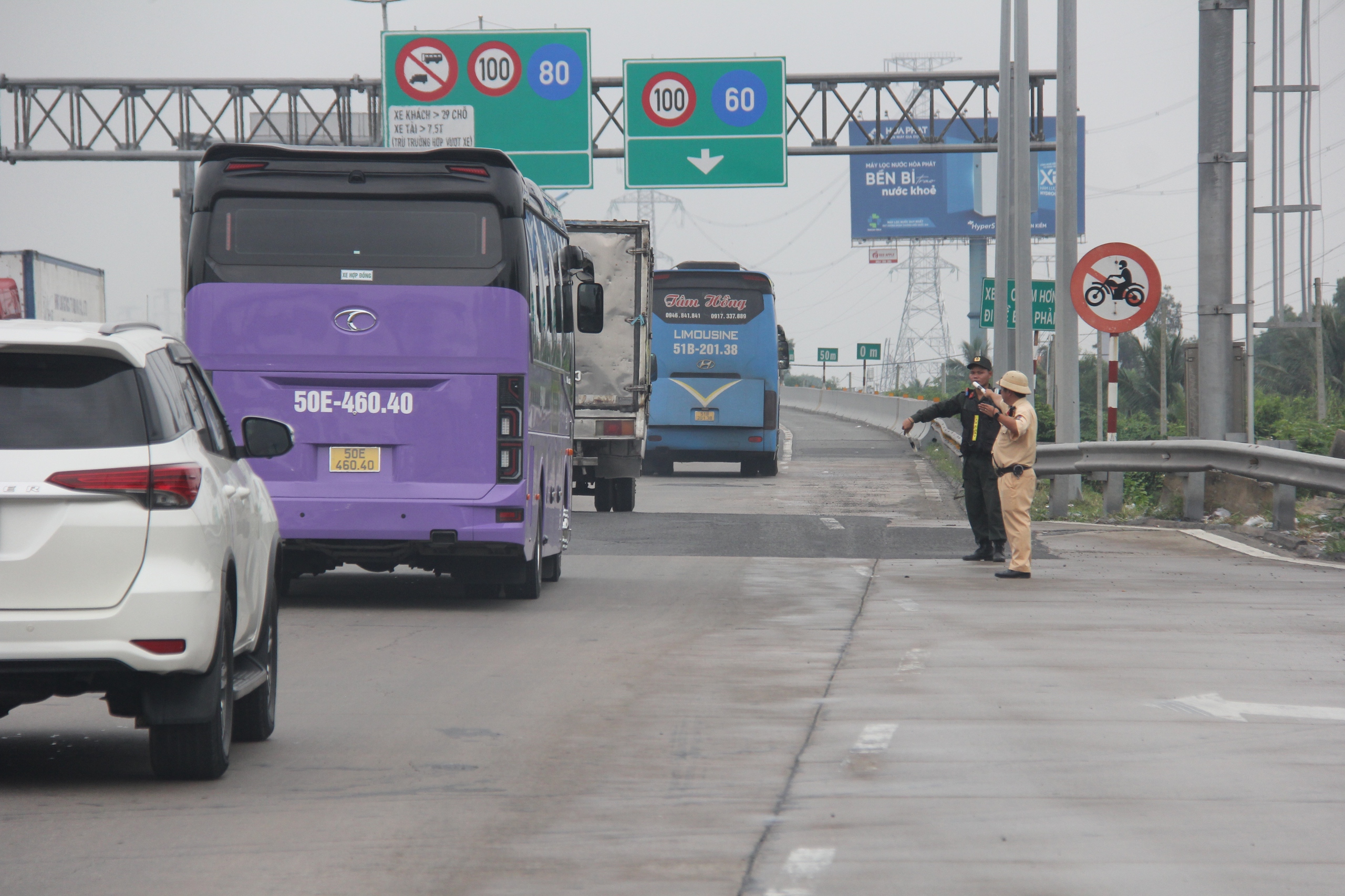 Sau th&iacute; điểm ph&acirc;n l&agrave;n, giao th&ocirc;ng tr&ecirc;n 2 cao tốc ph&iacute;a Nam thay đổi ra sao?- Ảnh 1.