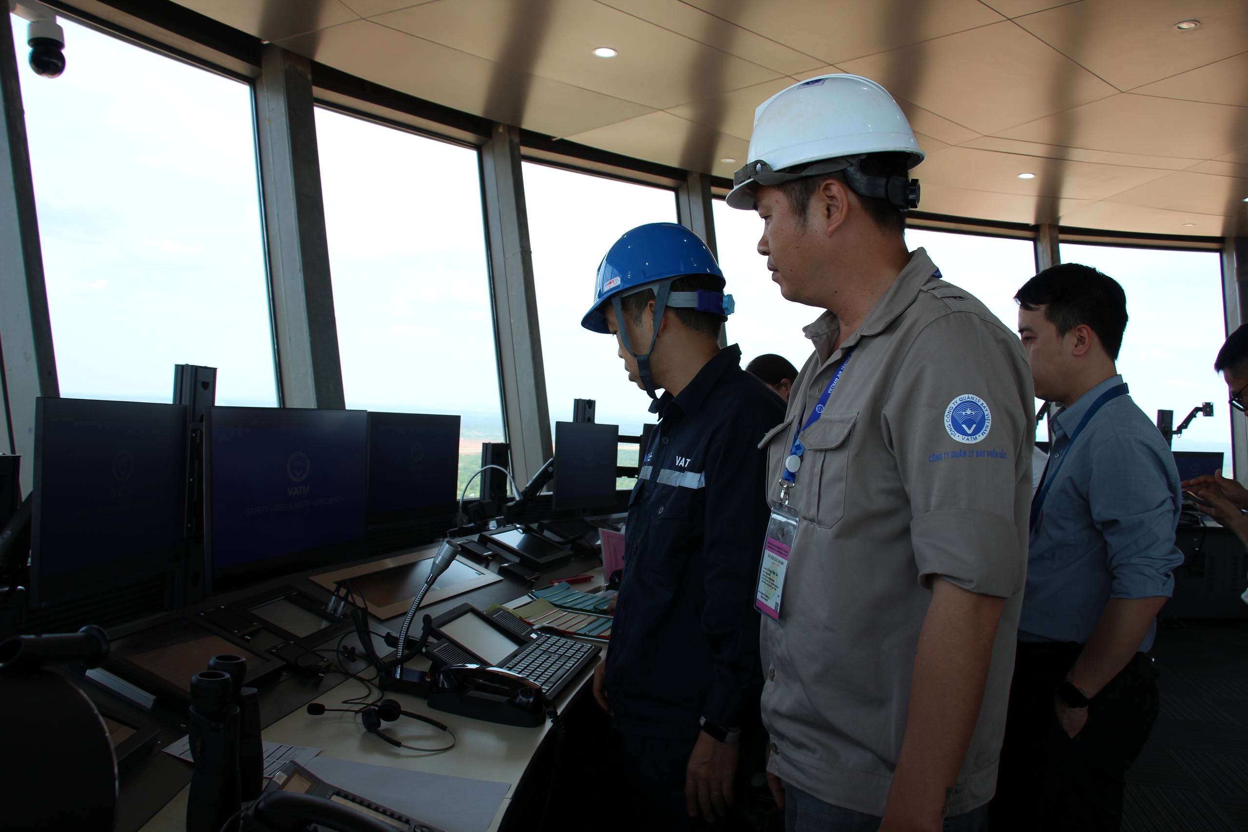 "Đột nhập" tầng 21 tháp không lưu Long Thành trong thời khắc chuyến bay lịch sử hạ cánh- Ảnh 2. "Đột nhập" tầng 21 tháp không lưu Long Thành trong thời khắc chuyến bay lịch sử hạ cánh- Ảnh 2.