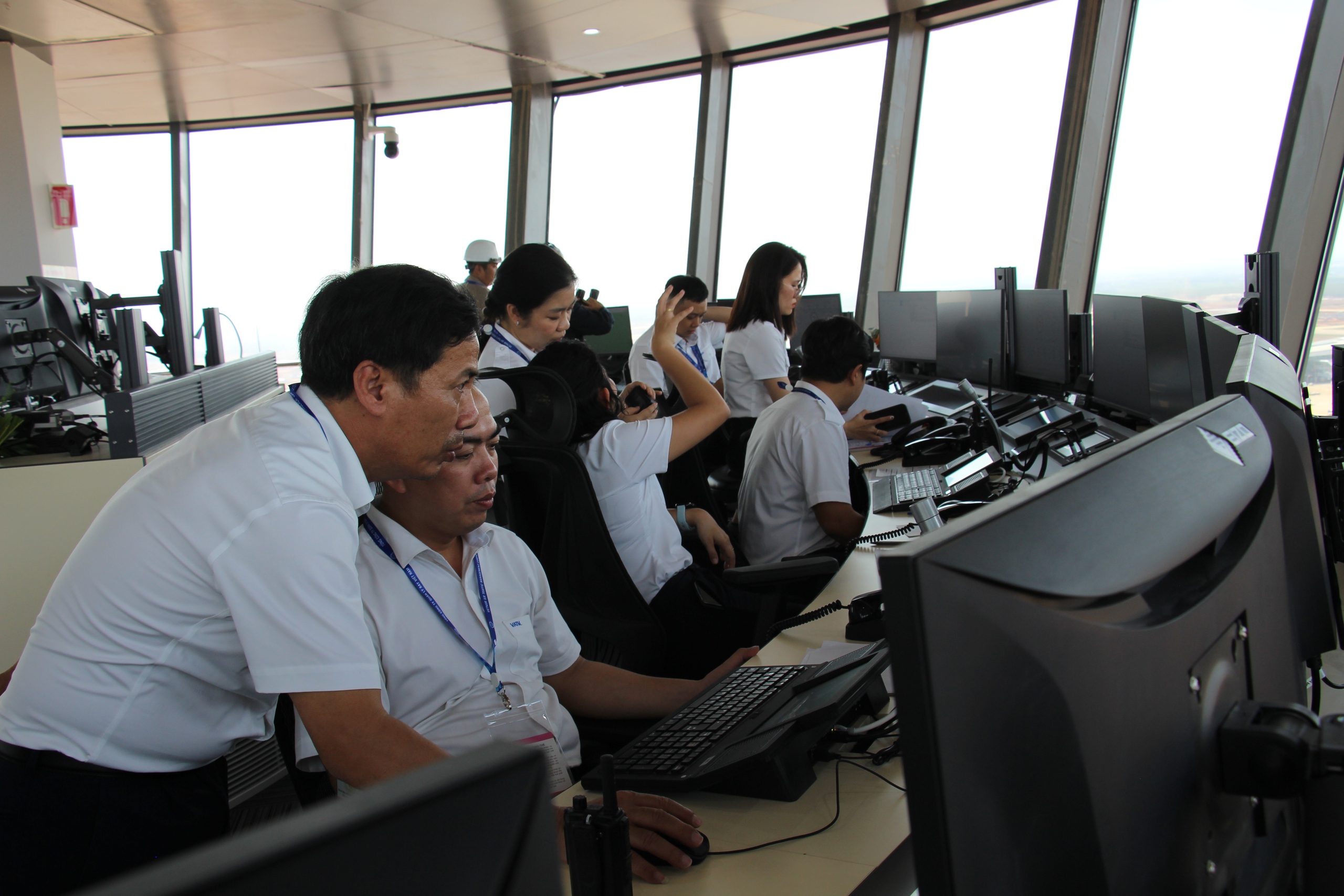 "Đột nhập" tầng 21 tháp không lưu Long Thành trong thời khắc chuyến bay lịch sử hạ cánh- Ảnh 11. "Đột nhập" tầng 21 tháp không lưu Long Thành trong thời khắc chuyến bay lịch sử hạ cánh- Ảnh 11.