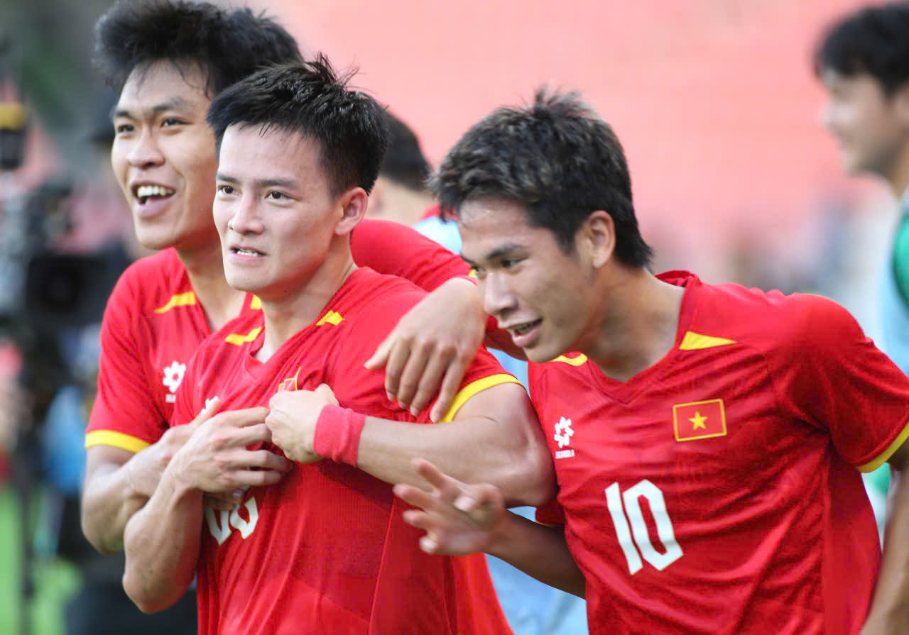 Thắng kịch t&iacute;nh Philippines, U22 Việt Nam v&agrave;o chung kết SEA Games 33- Ảnh 1.