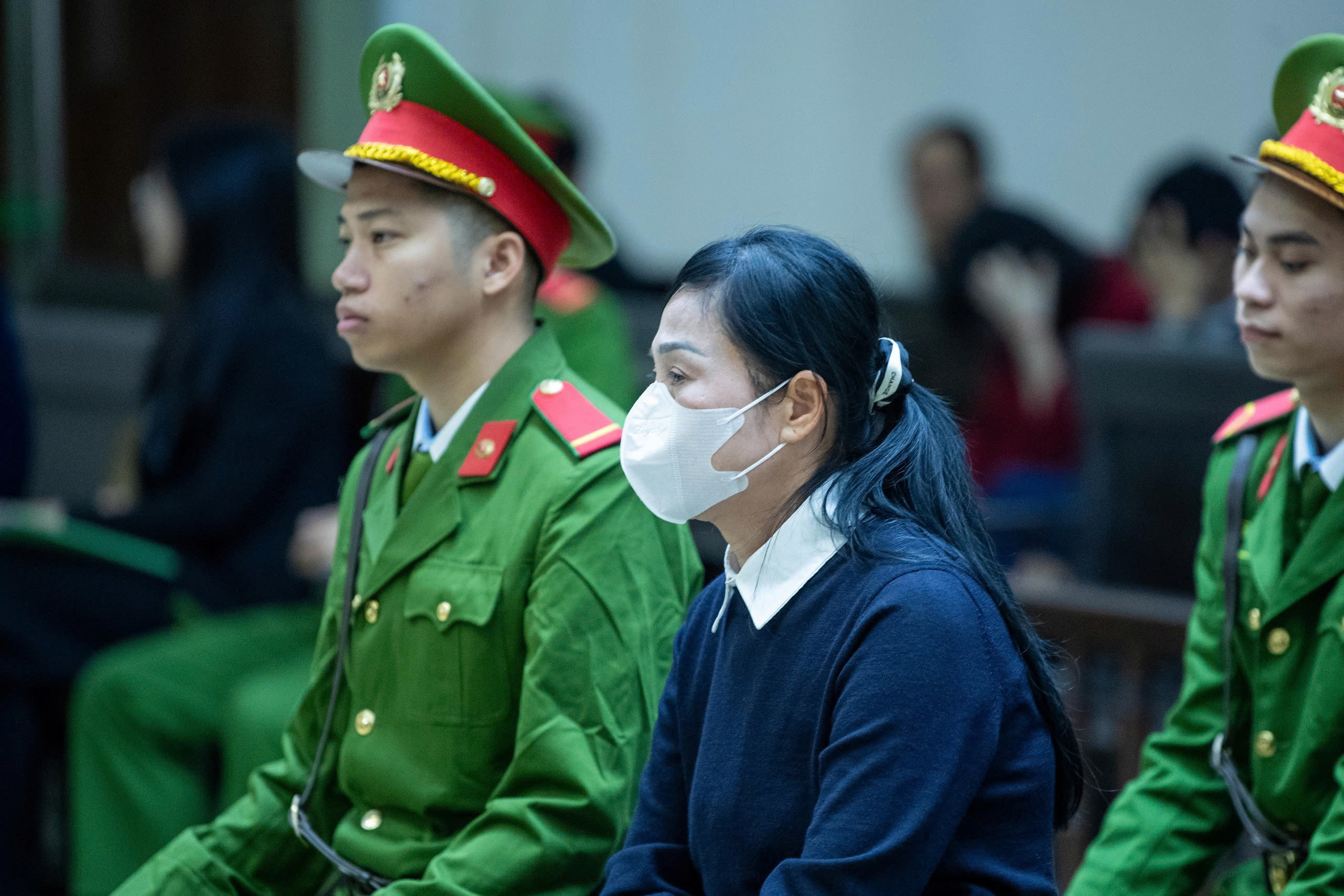 Vụ Tập đoàn Phúc Sơn: Bà Hoàng Thị Thúy Lan và loạt bị cáo ra tòa xin giảm án- Ảnh 1.