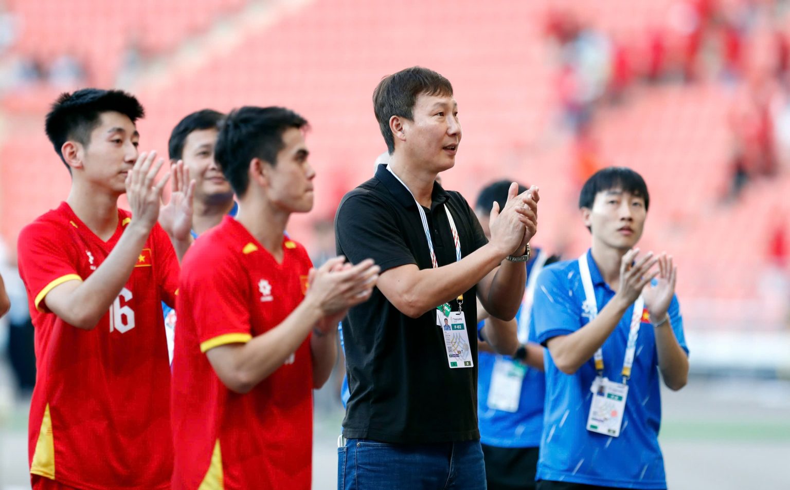 U22 v&agrave; đội tuyển nữ Việt Nam được thưởng lớn khi v&agrave;o chung kết SEA Games 33- Ảnh 1.
