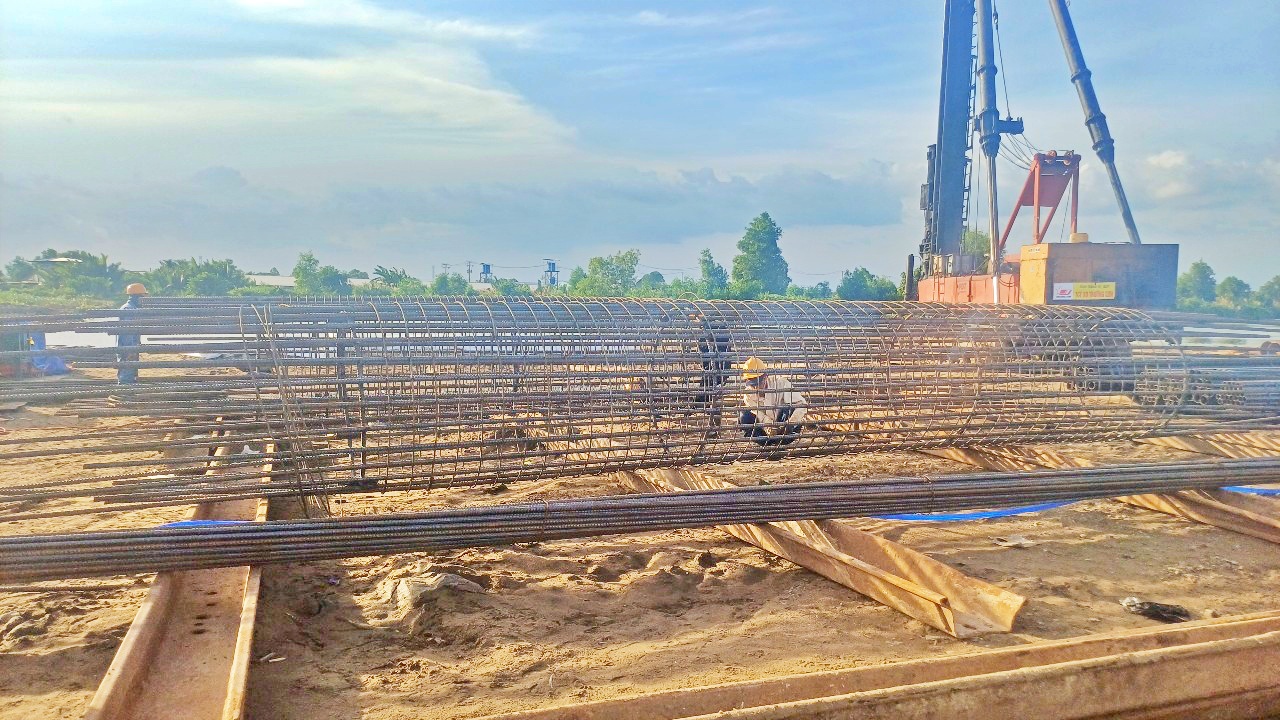 Rốt ráo bàn giao mặt bằng tuyến chính cao tốc Cà Mau - Đất Mũi- Ảnh 2. Rốt ráo bàn giao mặt bằng tuyến chính cao tốc Cà Mau - Đất Mũi- Ảnh 2.