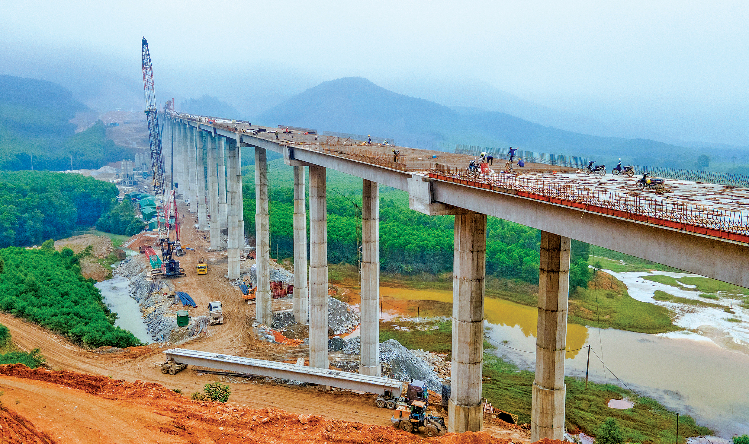 Ph&iacute;a sau 3.000km cao tốc...- Ảnh 2.
