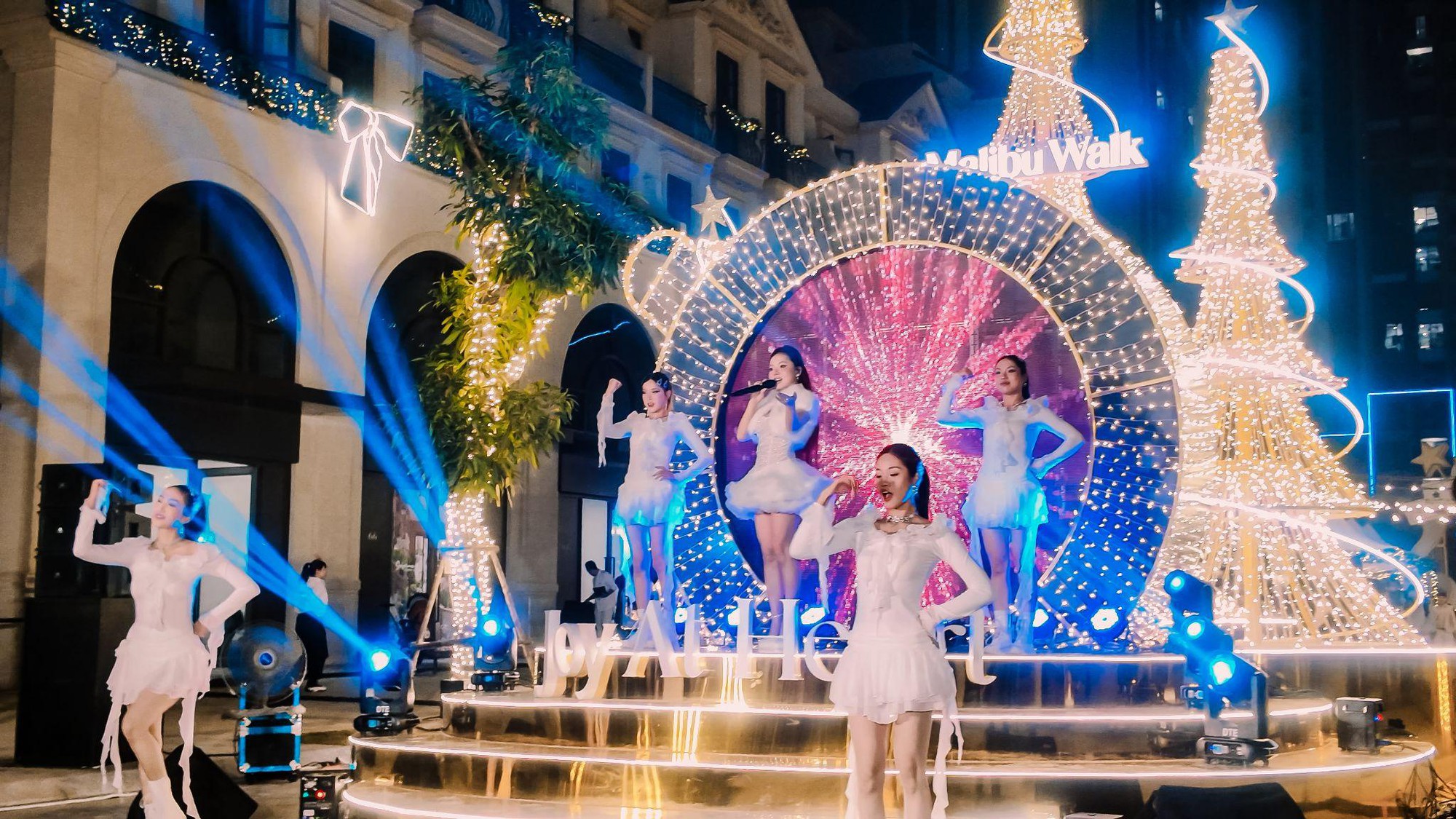 Masterise Homes khai trương tâm điểm thương mại - dịch vụ - giải trí Malibu Walk- Ảnh 3. Masterise Homes khai trương tâm điểm thương mại - dịch vụ - giải trí Malibu Walk- Ảnh 3.