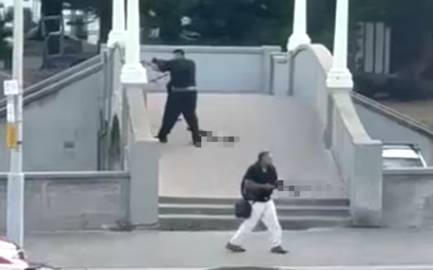 Tình hình sức khoẻ người hùng tay không ngăn cản nghi phạm vụ xả súng tại Australia- Ảnh 1. Hé lộ thông tin bất ngờ về hai nghi phạm vụ xả súng tại Australia