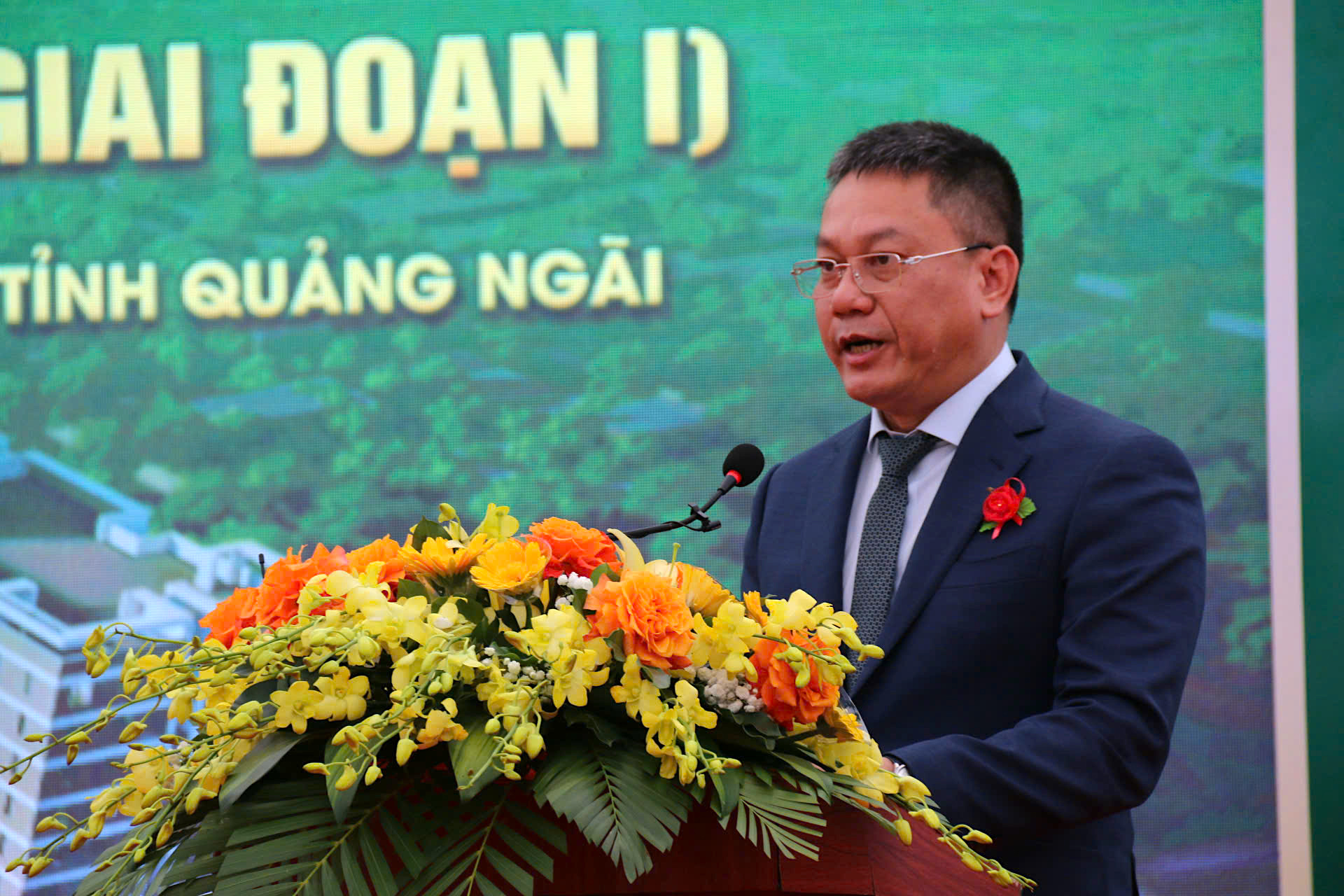 Thứ trưởng Nguyễn Văn Sinh nhấn nút khởi công dự án nhà ở xã hội tại Quảng Ngãi- Ảnh 4.