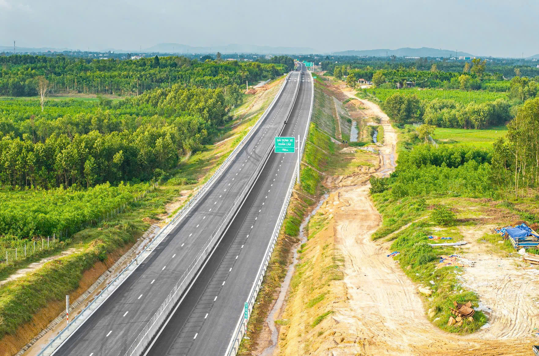 Hơn 1.000 ngày vượt khó thi công dự án thành phần lớn nhất cao tốc Bắc - Nam giai đoạn 2- Ảnh 3. Hơn 1.000 ngày vượt khó thi công dự án thành phần lớn nhất cao tốc Bắc - Nam giai đoạn 2- Ảnh 3.