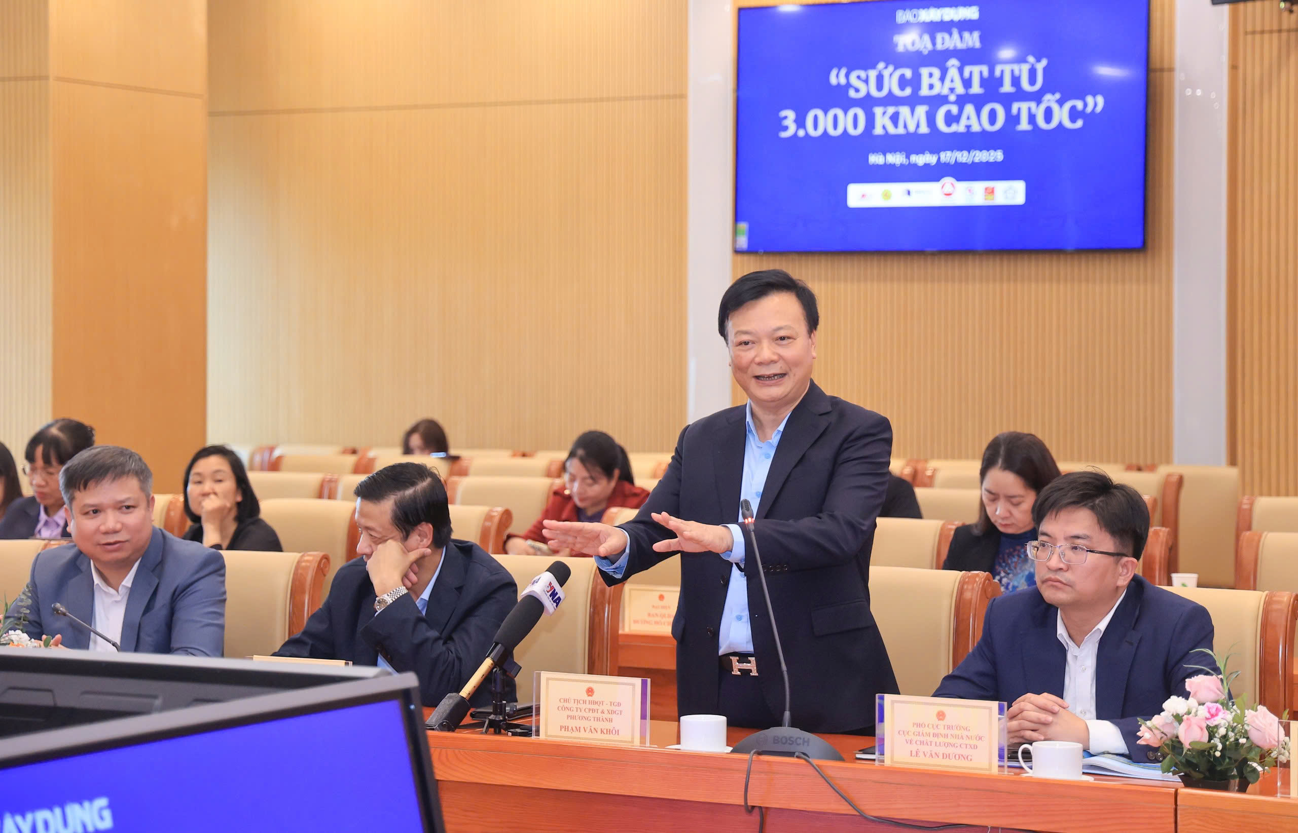 Trực tiếp: Toạ đàm "Sức bật từ 3.000km cao tốc"- Ảnh 1. Trực tiếp: Toạ đàm "Sức bật từ 3.000km cao tốc"- Ảnh 1.