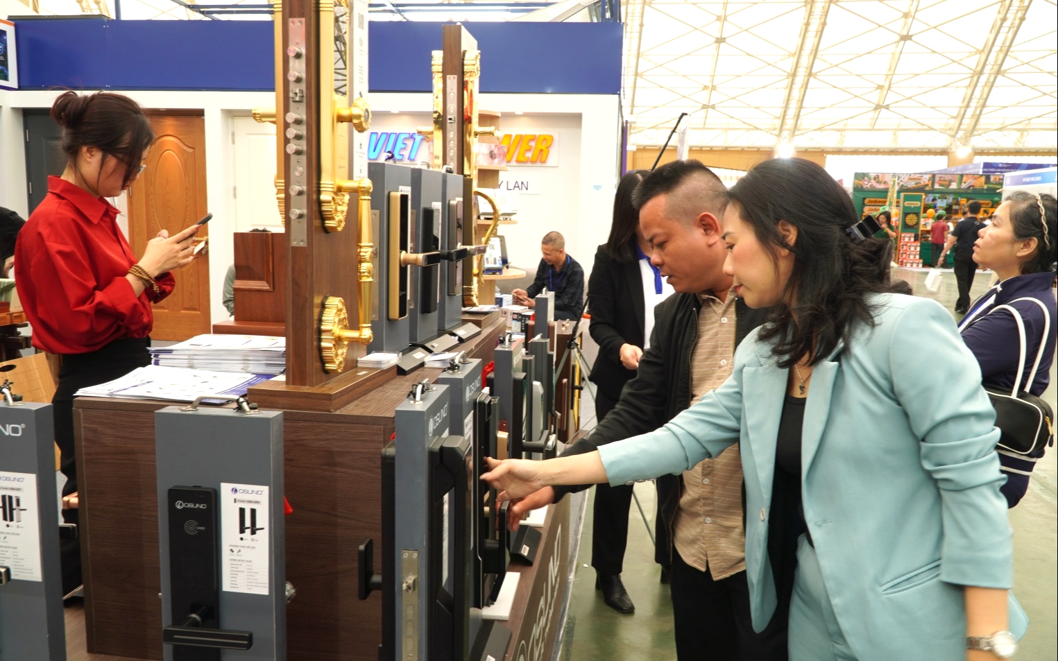 Lựa chọn khóa cửa thông minh: Chú trọng yếu tố bảo mật và dịch vụ hậu mãi