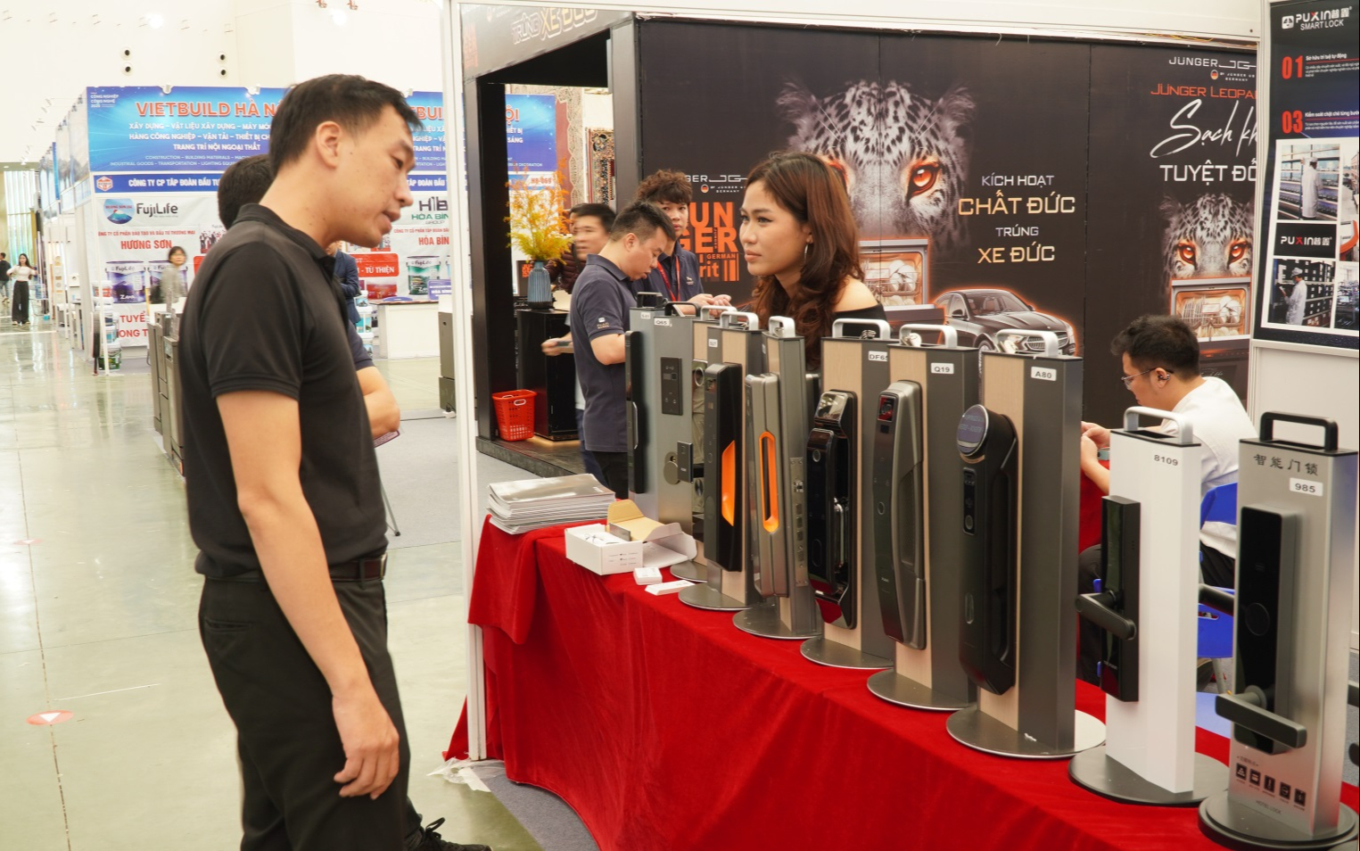 E:\Năm 2025\Tháng 11\Hình ảnh\Vietbuild\16.JPG