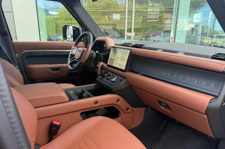 Land Rover Defender OCTA về Việt Nam, đối thủ nặng ký của Mercedes G63- Ảnh 1. Land Rover Defender OCTA về Việt Nam, đối thủ nặng ký của Mercedes G63- Ảnh 1.