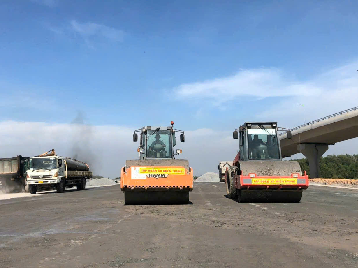 Nhà thầu cấp tập thi công thông tuyến cao tốc Biên Hòa - Vũng Tàu dịp 19/12- Ảnh 2. Nhà thầu cấp tập thi công thông tuyến cao tốc Biên Hòa - Vũng Tàu dịp 19/12- Ảnh 2.