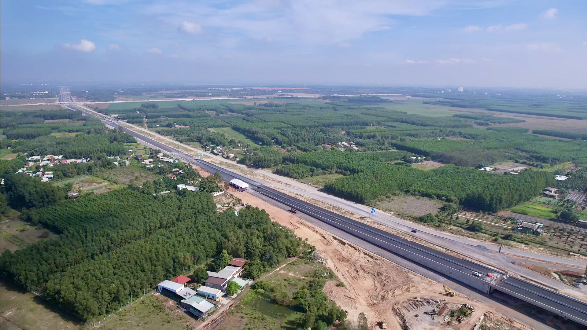 Nhìn lại hành trình từ ruộng trũng đến thời khắc thông xe kỹ thuật Vành đai 3 qua Đồng Nai- Ảnh 21. Nhìn lại hành trình từ ruộng trũng đến thời khắc thông xe kỹ thuật Vành đai 3 qua Đồng Nai- Ảnh 21.