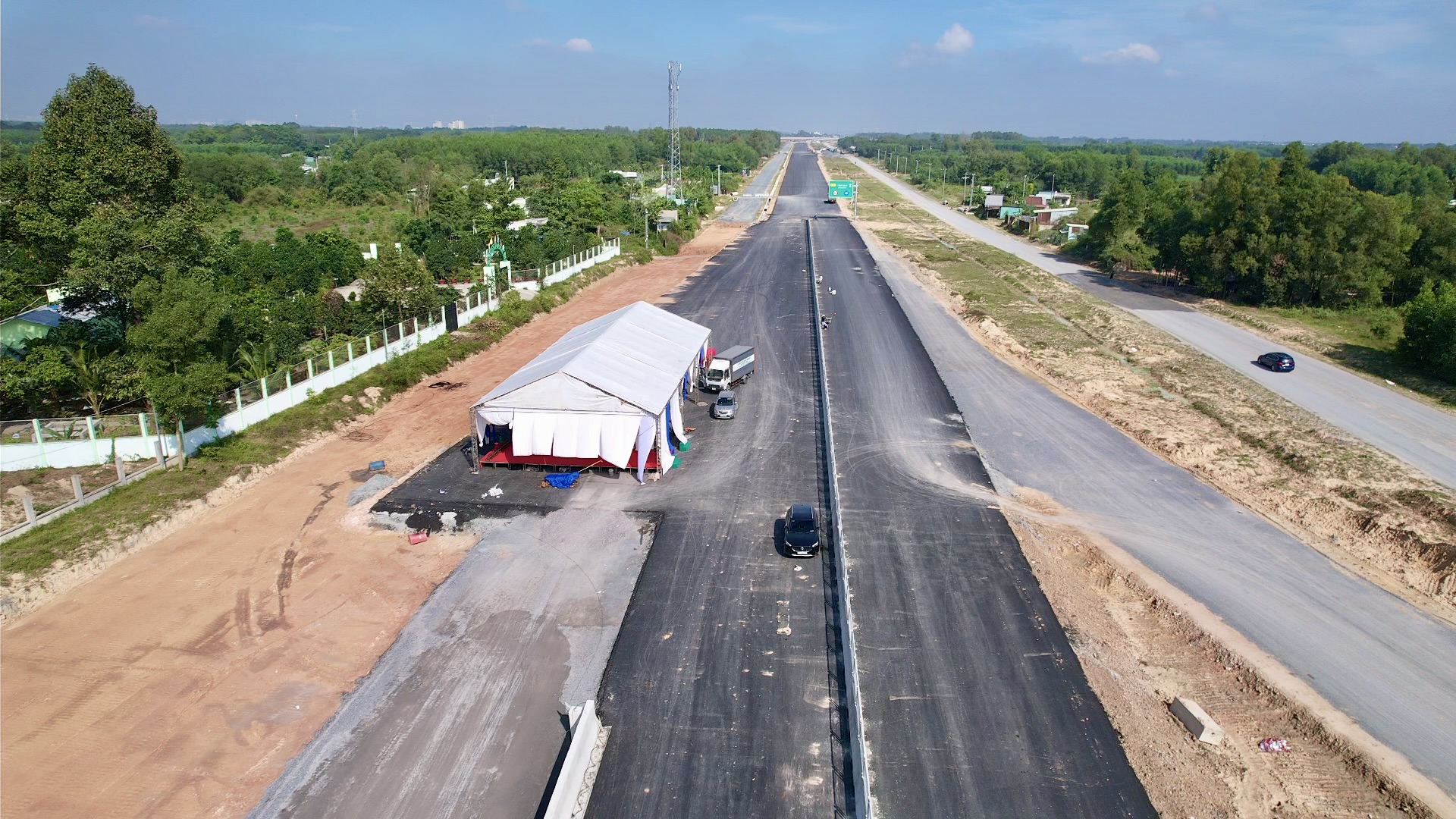 Nhìn lại hành trình từ ruộng trũng đến thời khắc thông xe kỹ thuật Vành đai 3 qua Đồng Nai- Ảnh 19. Nhìn lại hành trình từ ruộng trũng đến thời khắc thông xe kỹ thuật Vành đai 3 qua Đồng Nai- Ảnh 19.