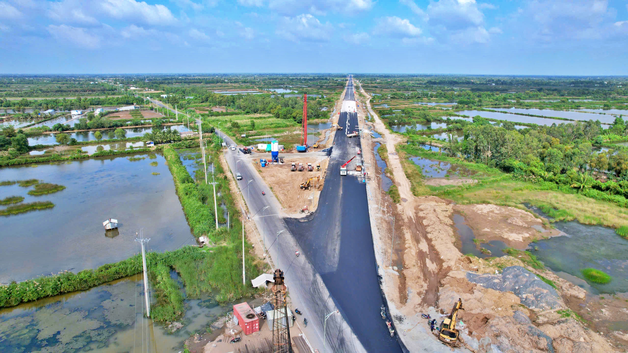 Cao tốc đến Cà Mau: Địa đầu cực Nam vươn mình, bứt phá- Ảnh 1. Cao tốc đến Cà Mau: Địa đầu cực Nam vươn mình, bứt phá- Ảnh 1.