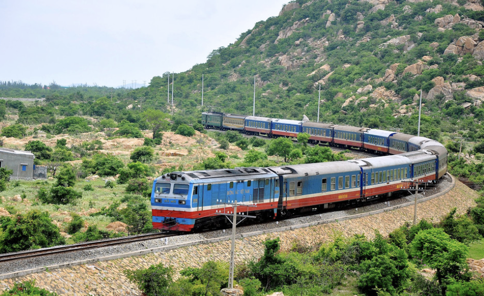 Gỡ nút thắt đăng kiểm phương tiện giao thông đường sắt- Ảnh 1. Gỡ nút thắt đăng kiểm phương tiện giao thông đường sắt- Ảnh 1.