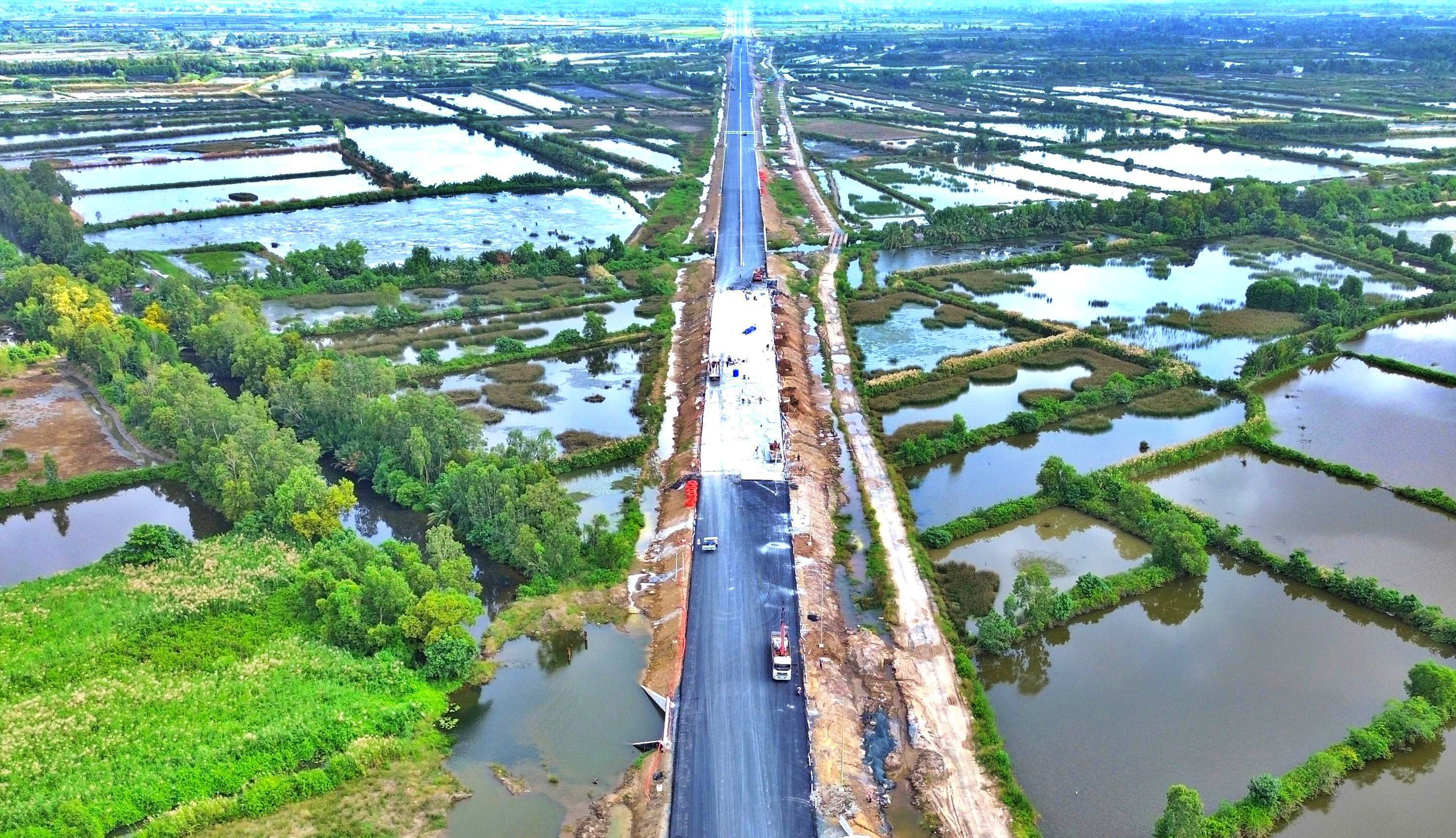 Cao tốc đến Cà Mau: Địa đầu cực Nam vươn mình, bứt phá- Ảnh 4. Cao tốc đến Cà Mau: Địa đầu cực Nam vươn mình, bứt phá- Ảnh 4.