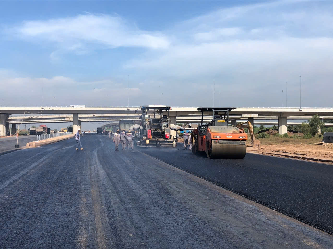 Nhà thầu cấp tập thi công thông tuyến cao tốc Biên Hòa - Vũng Tàu dịp 19/12- Ảnh 1. Nhà thầu cấp tập thi công thông tuyến cao tốc Biên Hòa - Vũng Tàu dịp 19/12- Ảnh 1.