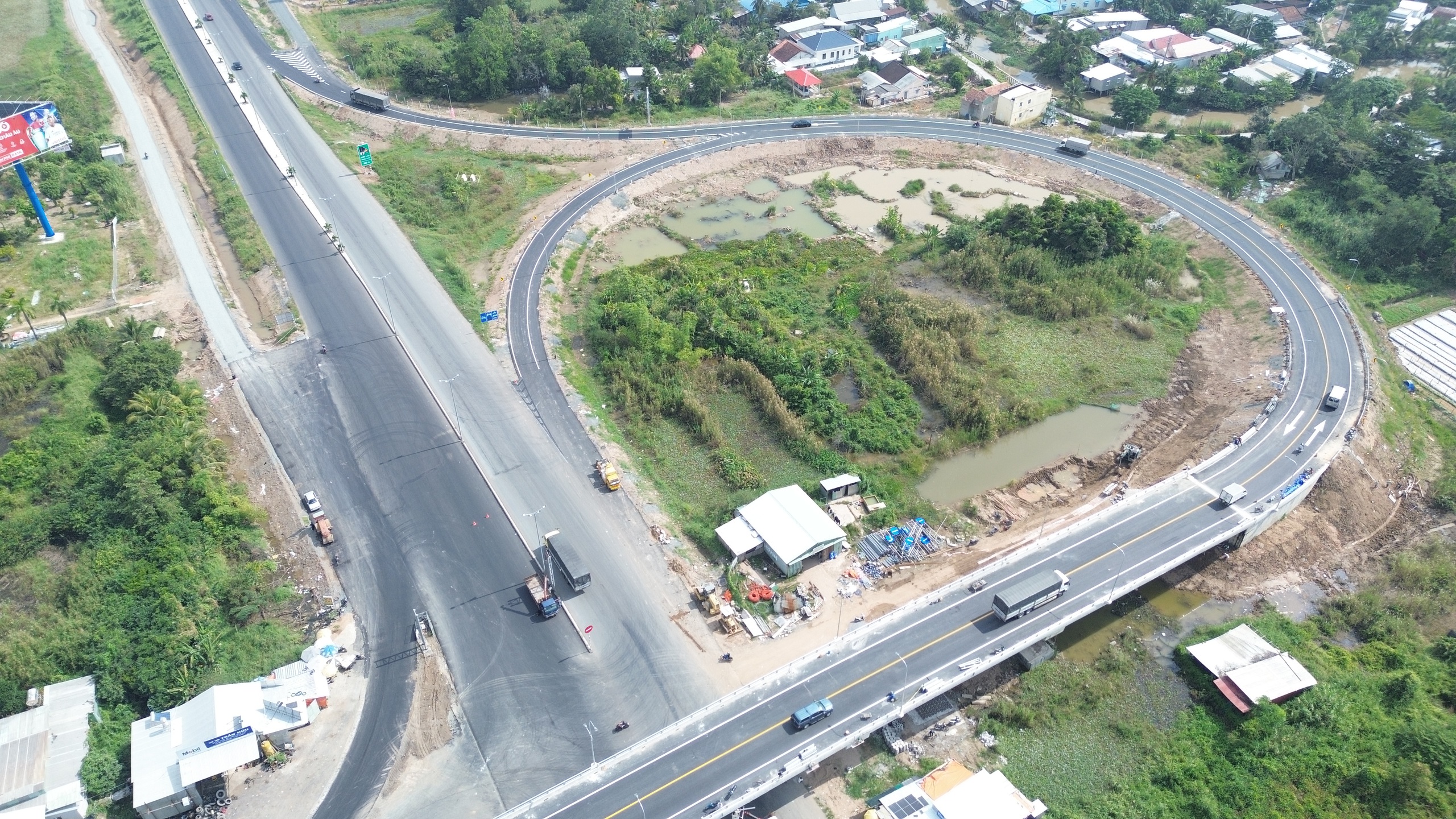 Cận cảnh nút giao Lộ Tẻ kết nối Đồng Tháp - An Giang - Cần Thơ- Ảnh 2. Cận cảnh nút giao Lộ Tẻ kết nối Đồng Tháp - An Giang - Cần Thơ- Ảnh 2.