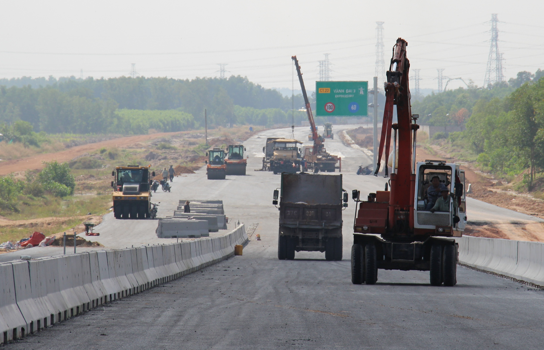 Nhìn lại hành trình từ ruộng trũng đến thời khắc thông xe kỹ thuật Vành đai 3 qua Đồng Nai- Ảnh 16. Nhìn lại hành trình từ ruộng trũng đến thời khắc thông xe kỹ thuật Vành đai 3 qua Đồng Nai- Ảnh 16.